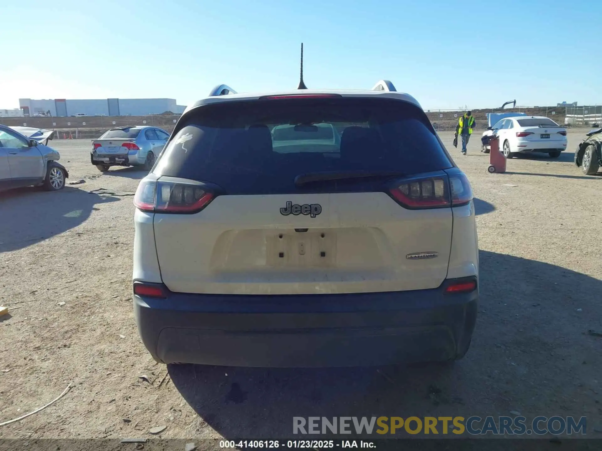 16 Photograph of a damaged car 1C4PJLCB6KD373470 JEEP CHEROKEE 2019
