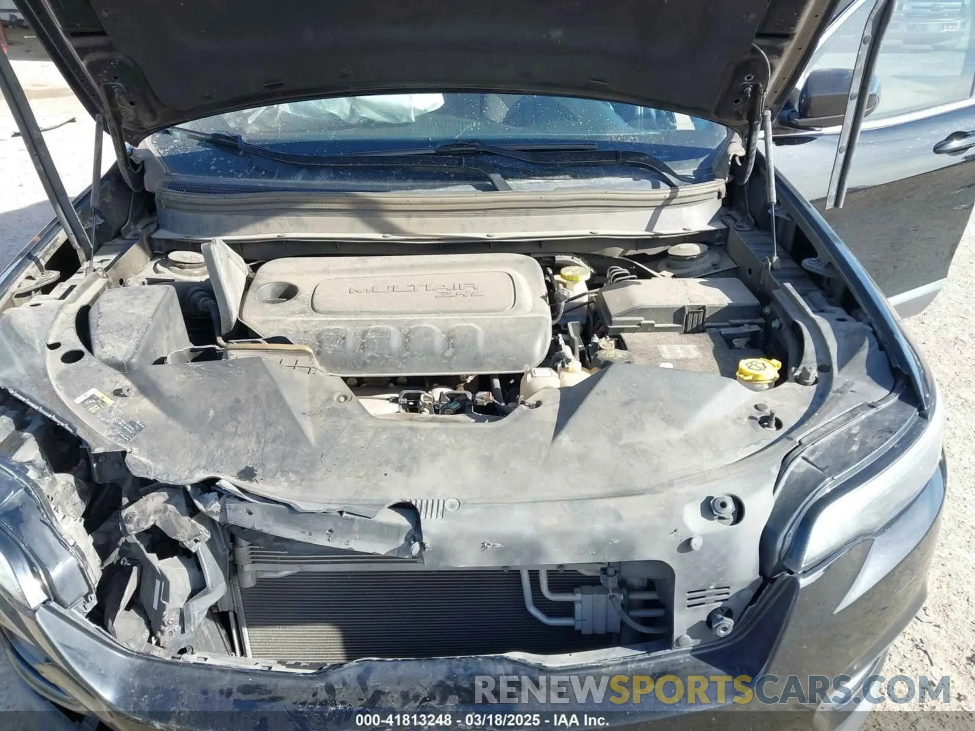 10 Photograph of a damaged car 1C4PJLCB7KD331955 JEEP CHEROKEE 2019