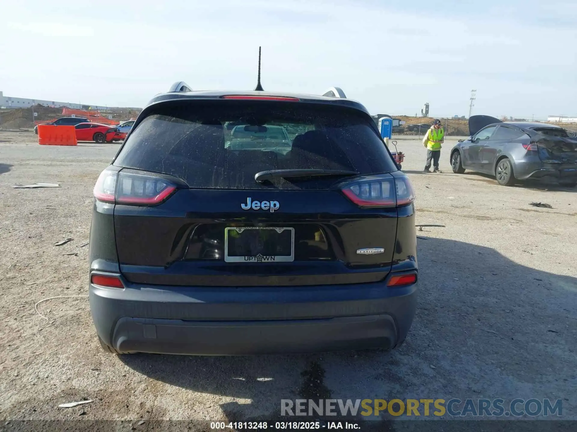 16 Photograph of a damaged car 1C4PJLCB7KD331955 JEEP CHEROKEE 2019