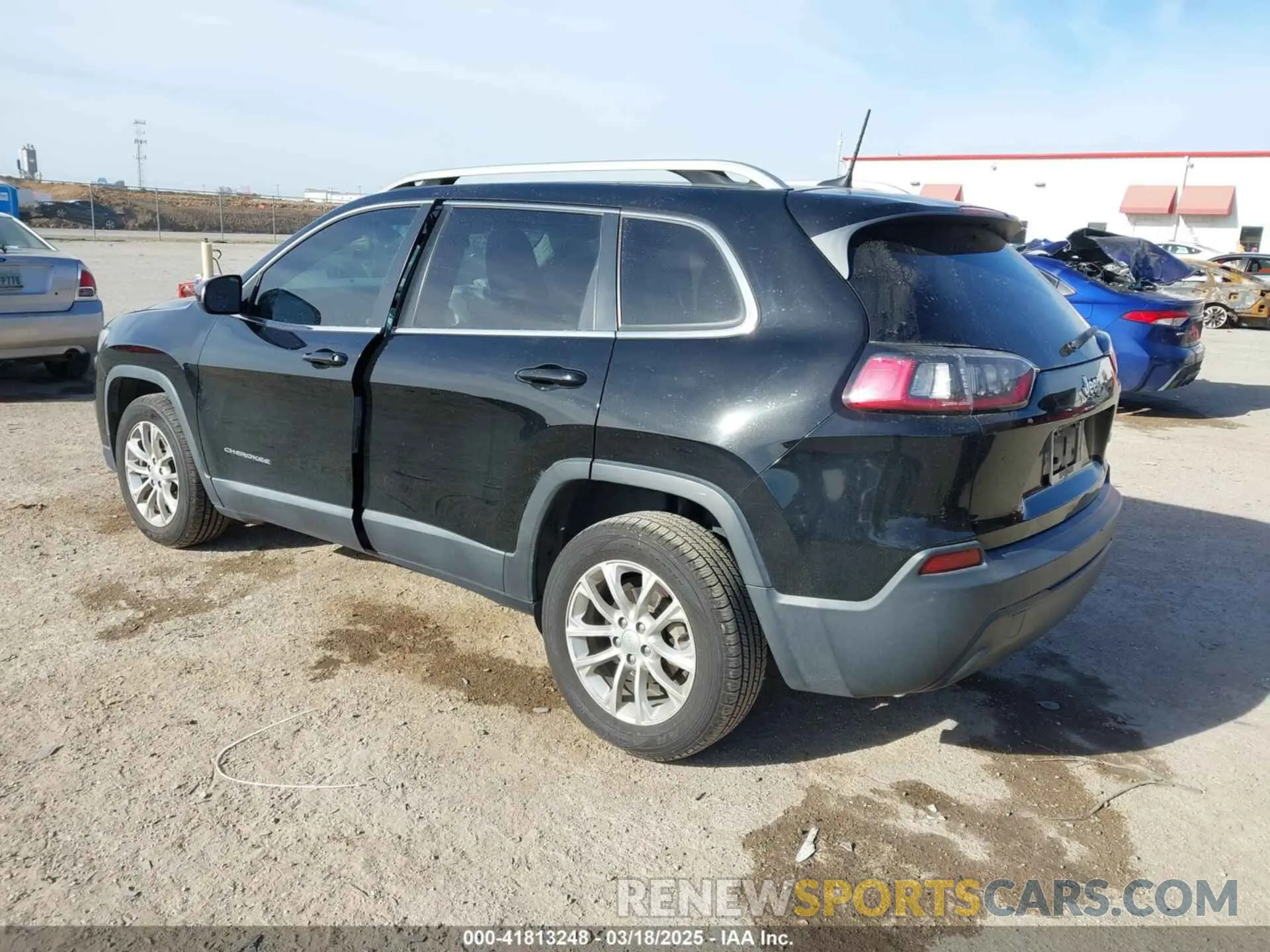 3 Photograph of a damaged car 1C4PJLCB7KD331955 JEEP CHEROKEE 2019