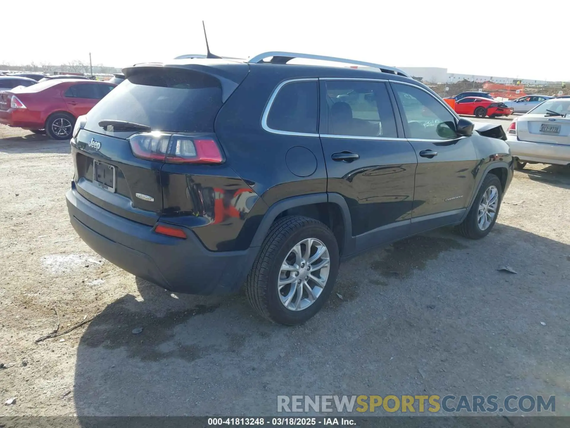 4 Photograph of a damaged car 1C4PJLCB7KD331955 JEEP CHEROKEE 2019