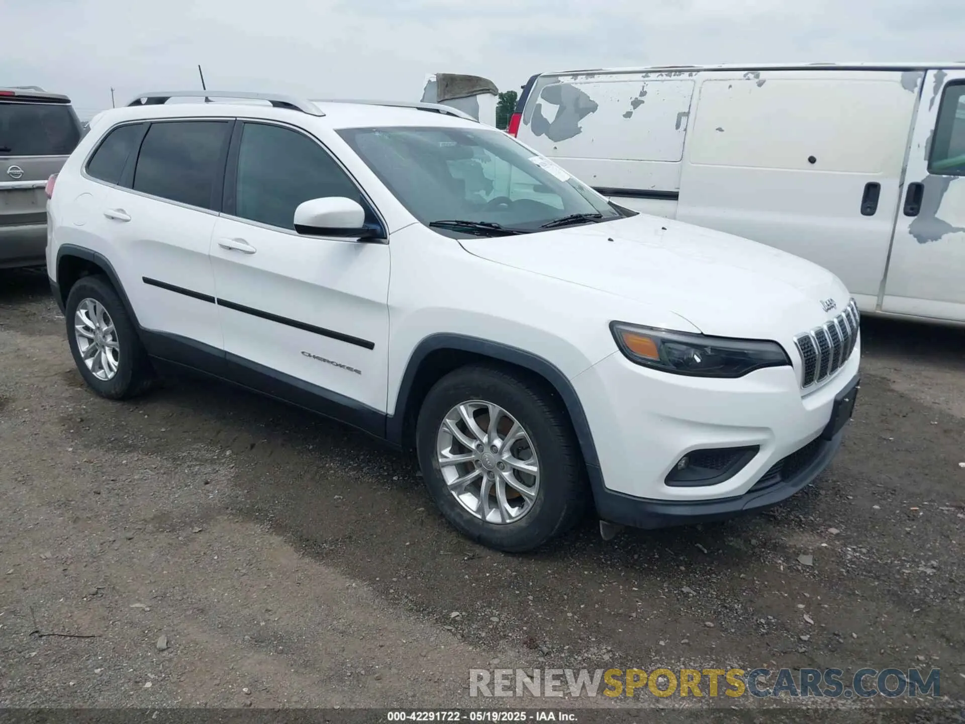 1 Photograph of a damaged car 1C4PJLCB8KD145129 JEEP CHEROKEE 2019
