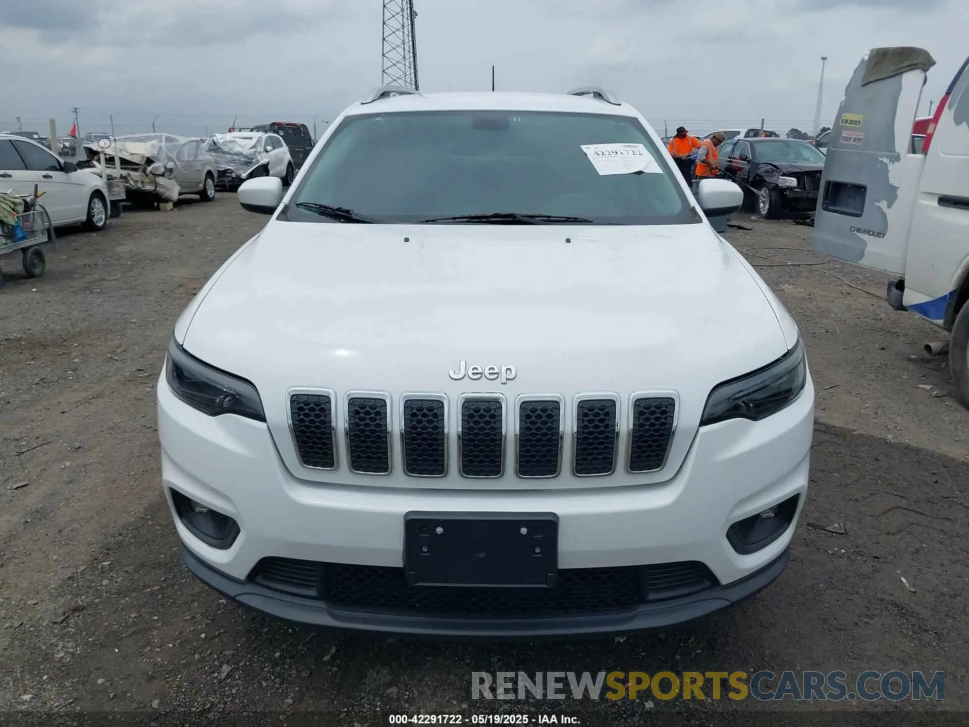 12 Photograph of a damaged car 1C4PJLCB8KD145129 JEEP CHEROKEE 2019