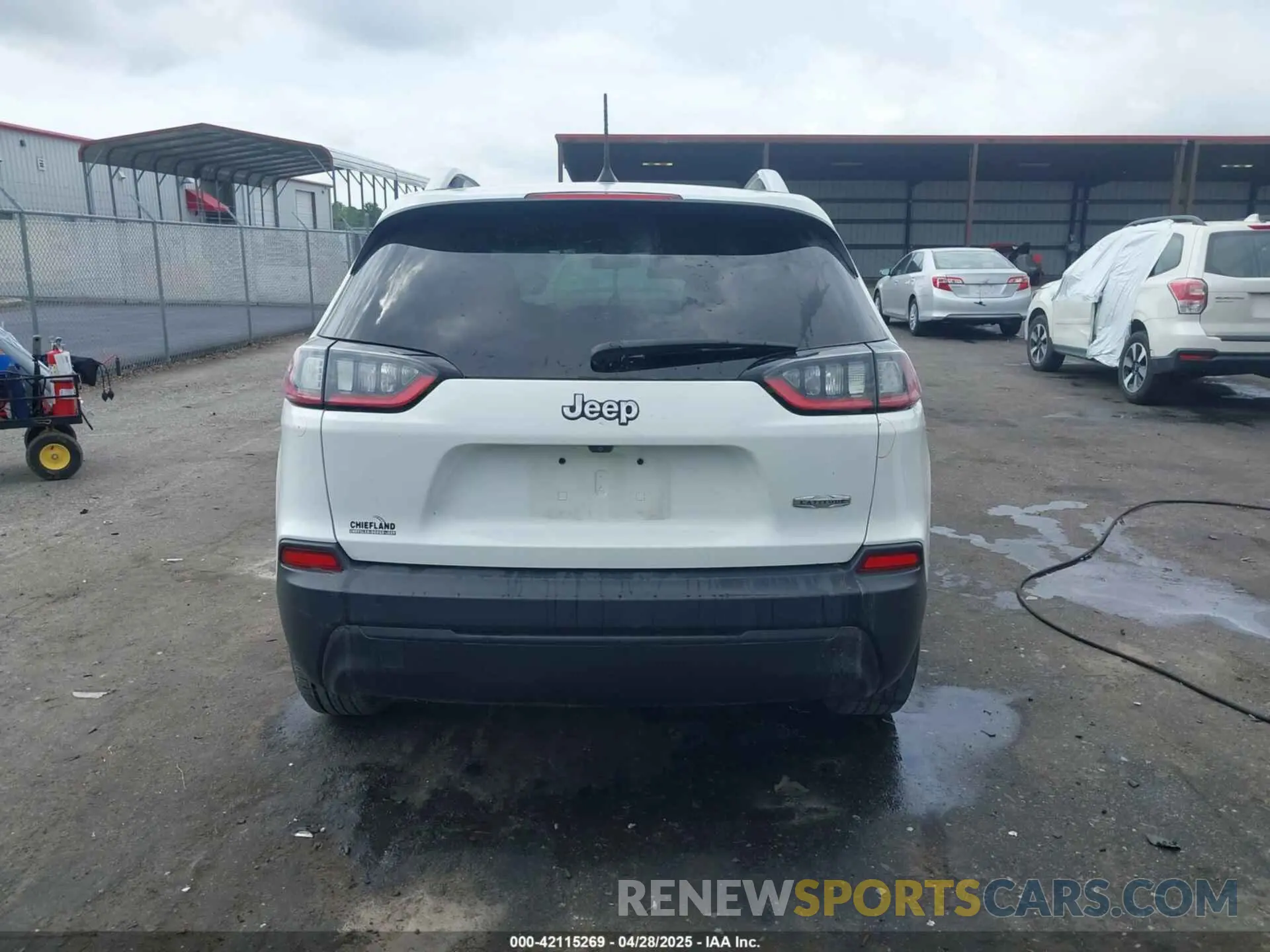 17 Фотография поврежденного автомобиля 1C4PJLCB8KD416836 JEEP CHEROKEE 2019