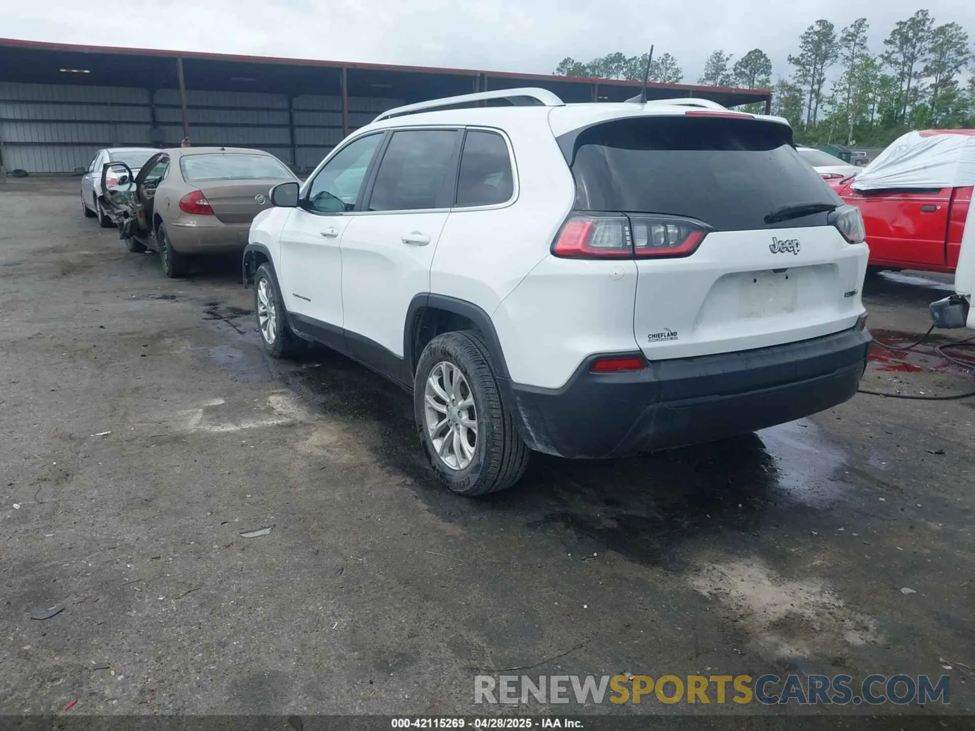 3 Фотография поврежденного автомобиля 1C4PJLCB8KD416836 JEEP CHEROKEE 2019