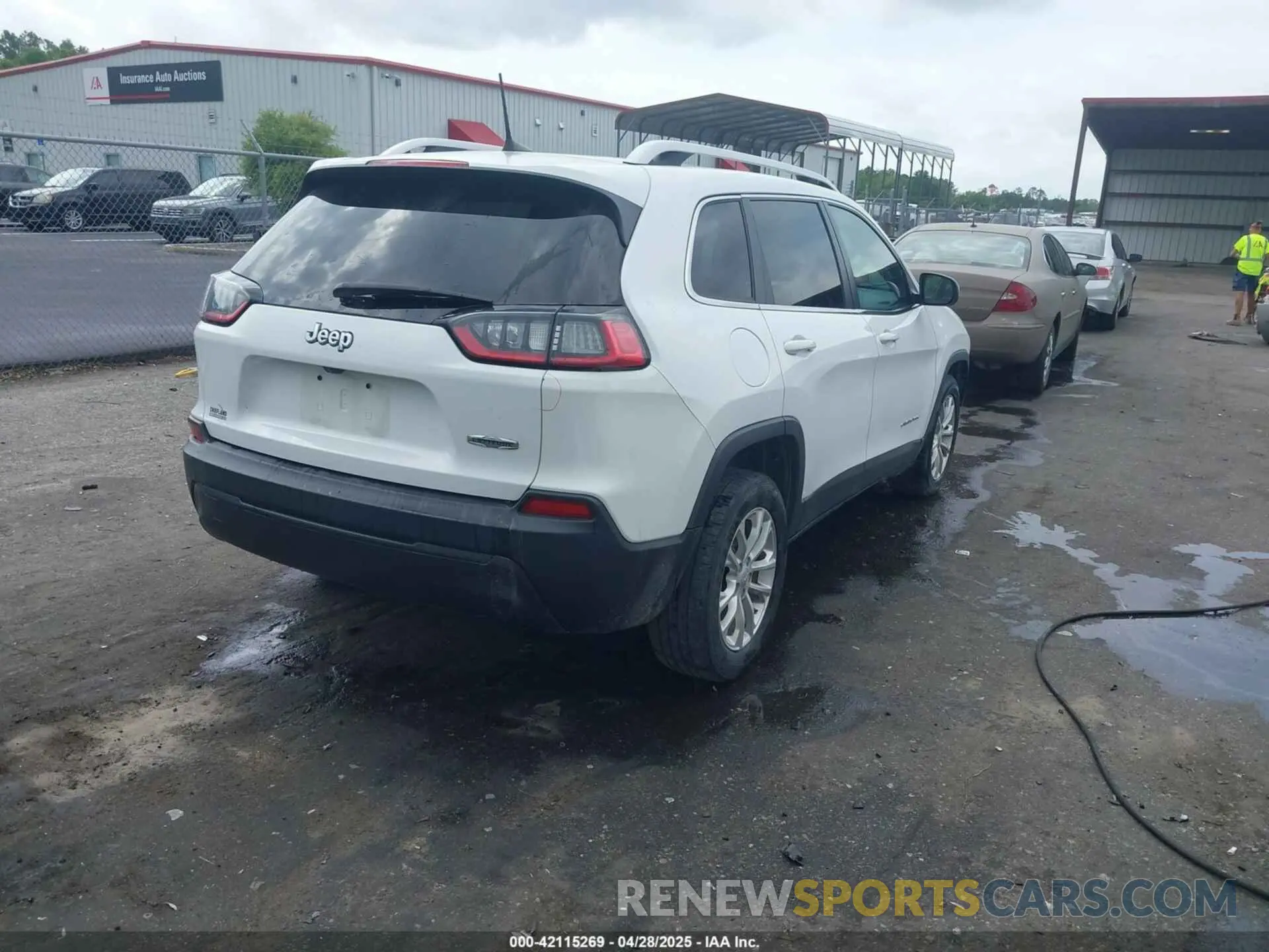 4 Фотография поврежденного автомобиля 1C4PJLCB8KD416836 JEEP CHEROKEE 2019