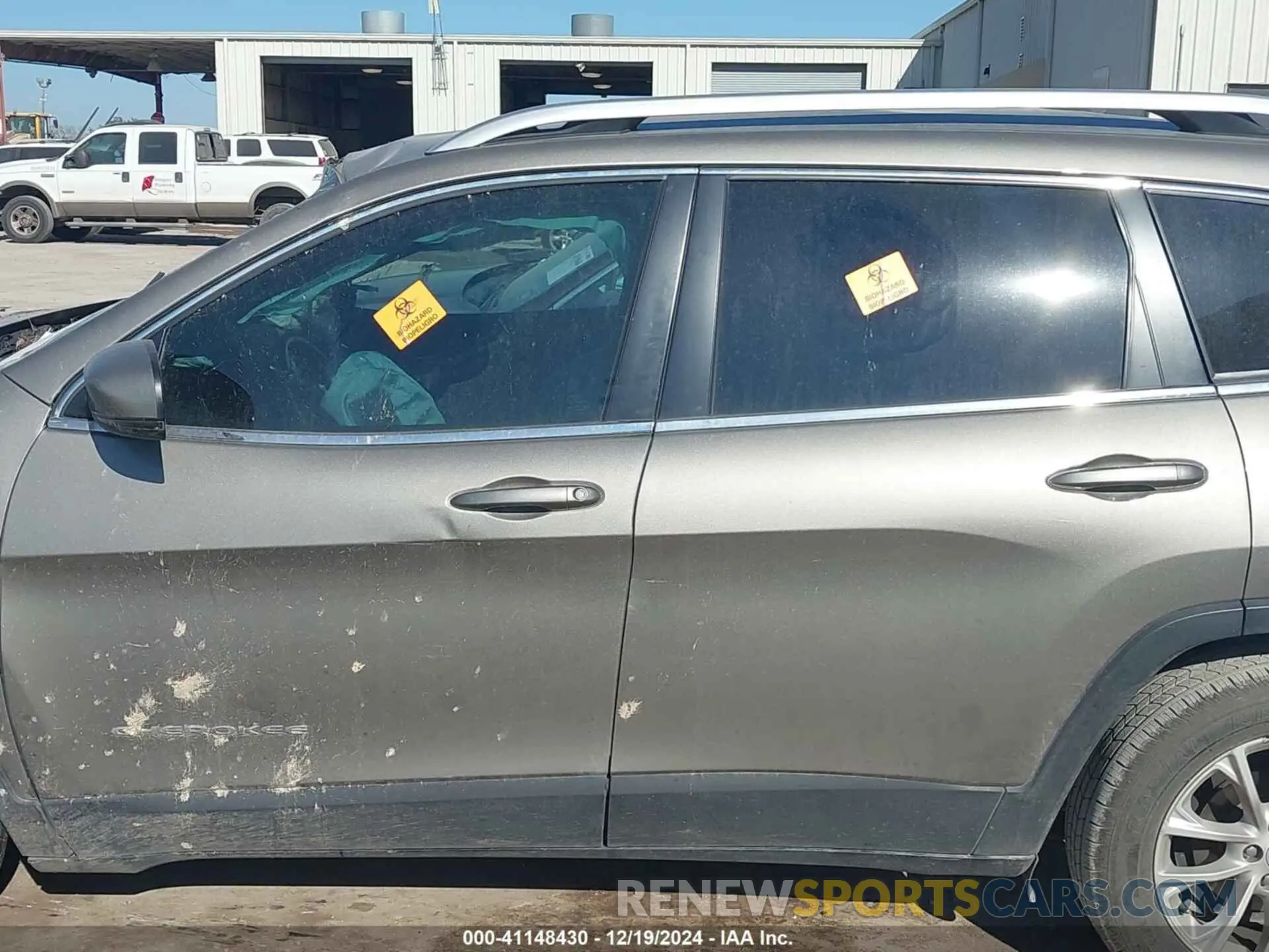 14 Фотография поврежденного автомобиля 1C4PJLCB9KD396080 JEEP CHEROKEE 2019