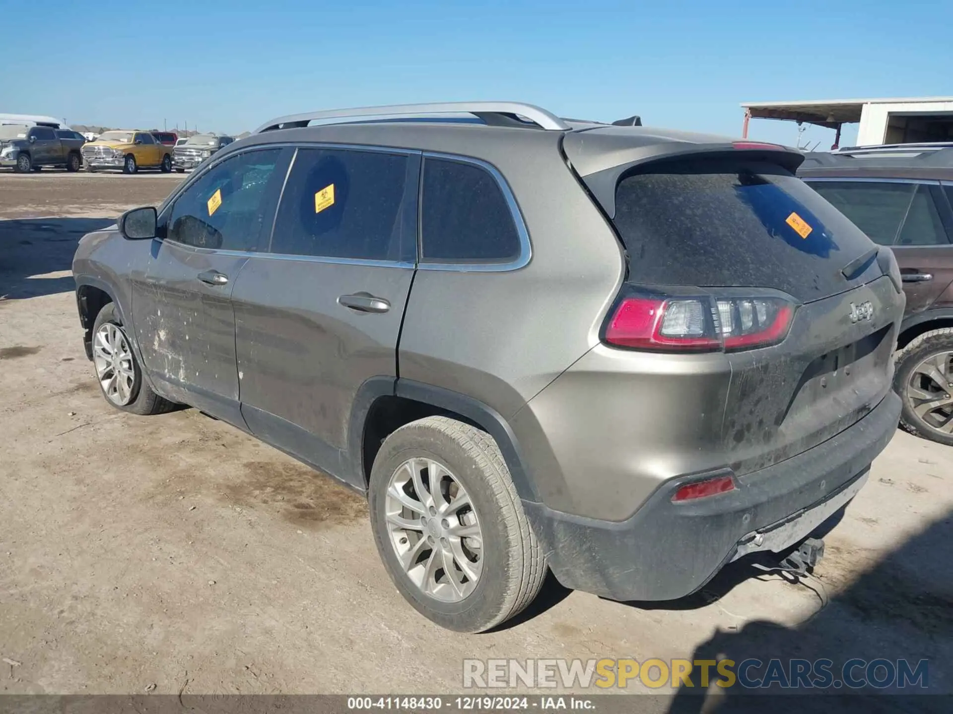 3 Фотография поврежденного автомобиля 1C4PJLCB9KD396080 JEEP CHEROKEE 2019