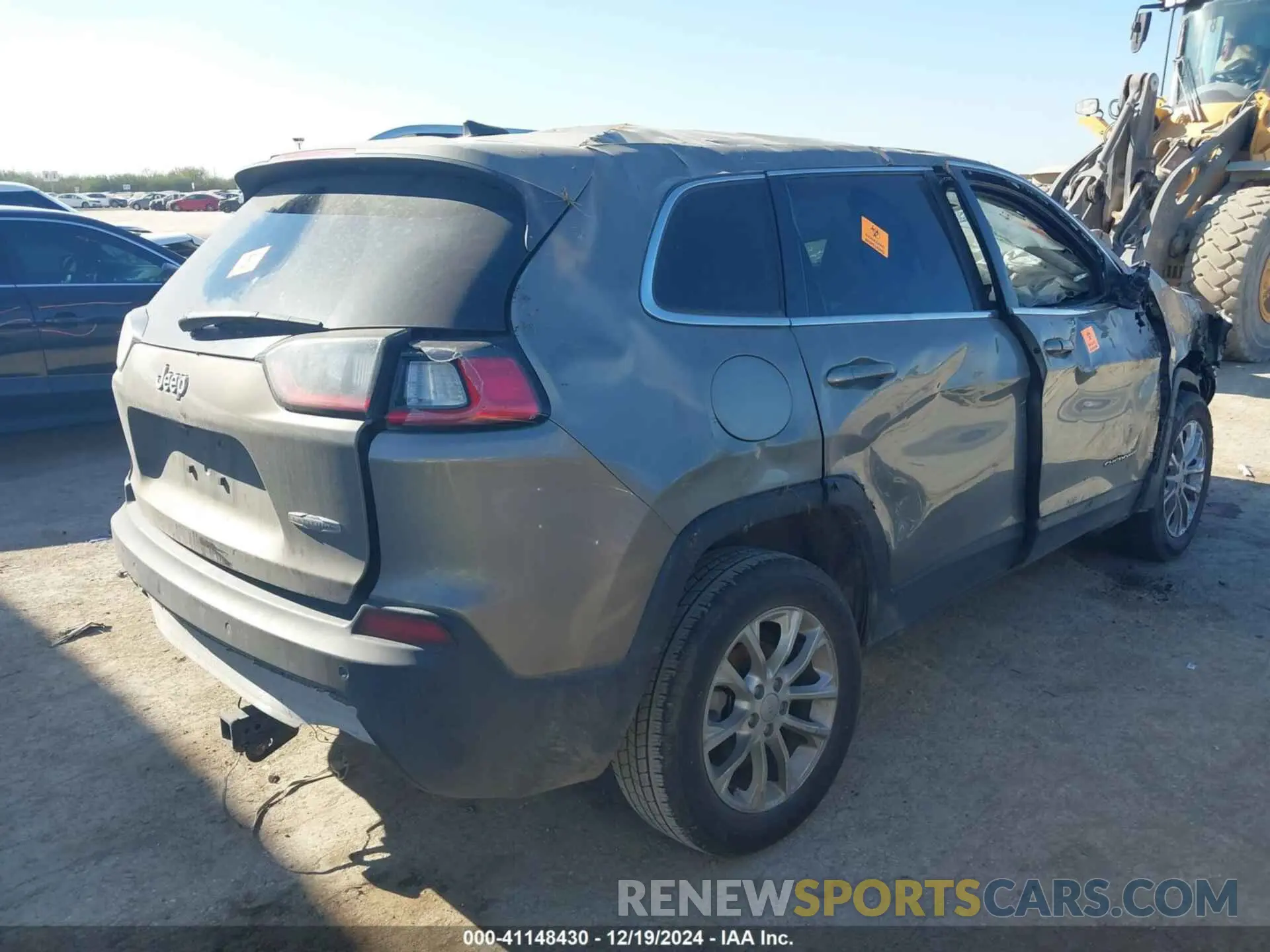 4 Фотография поврежденного автомобиля 1C4PJLCB9KD396080 JEEP CHEROKEE 2019
