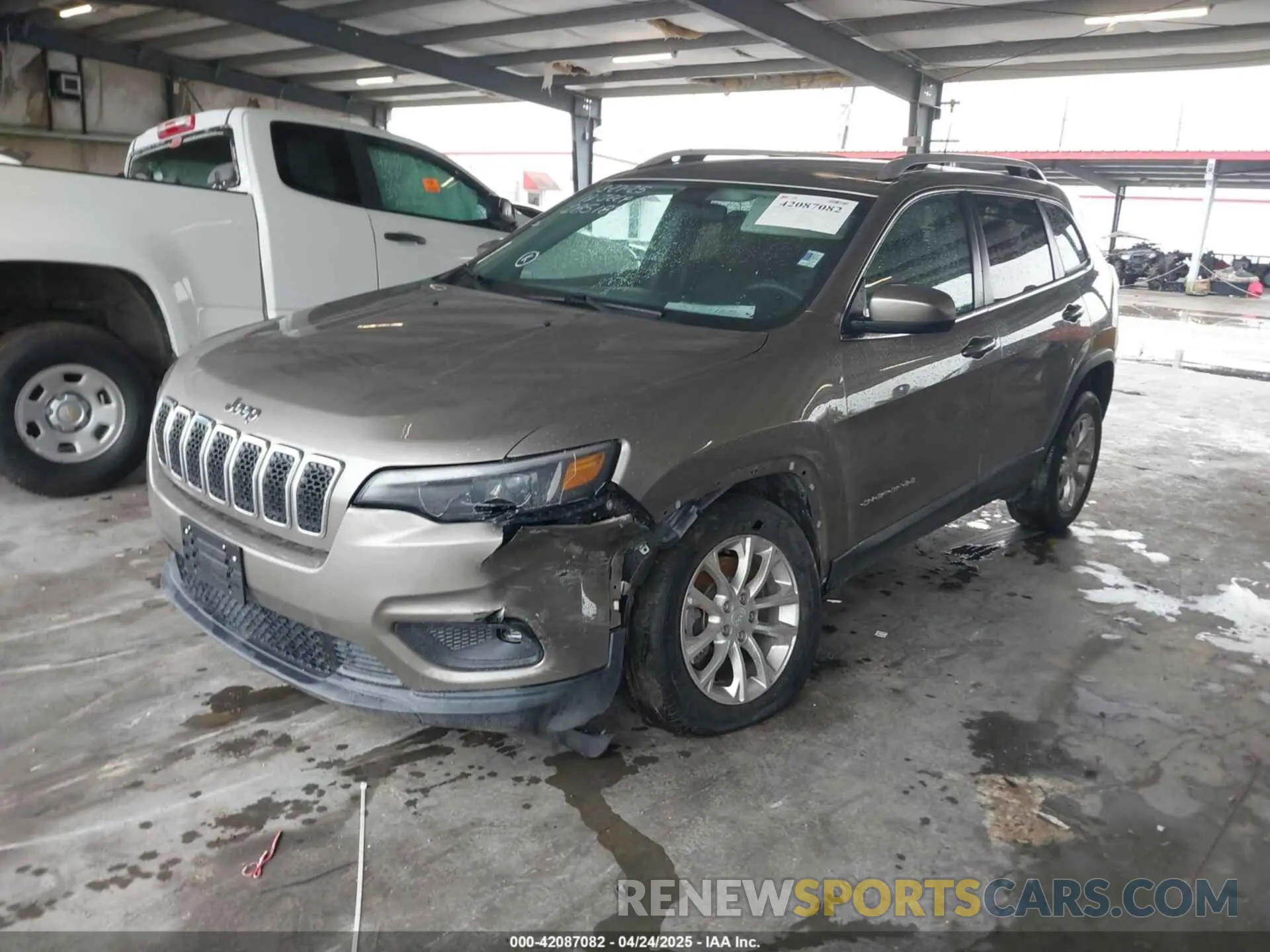2 Photograph of a damaged car 1C4PJLCBXKD285182 JEEP CHEROKEE 2019