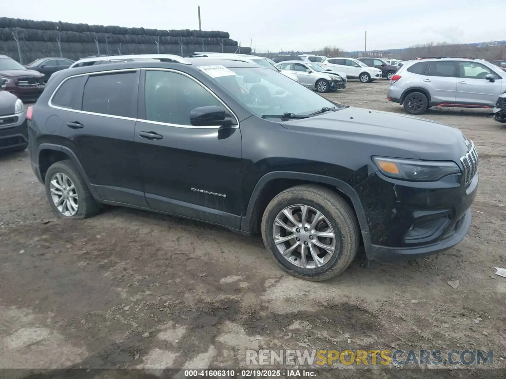 1 Photograph of a damaged car 1C4PJLCBXKD285702 JEEP CHEROKEE 2019