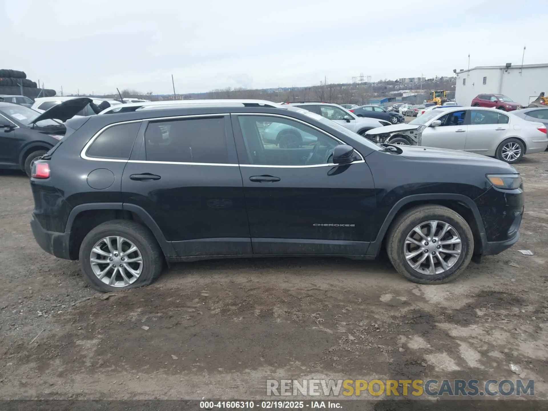 12 Photograph of a damaged car 1C4PJLCBXKD285702 JEEP CHEROKEE 2019