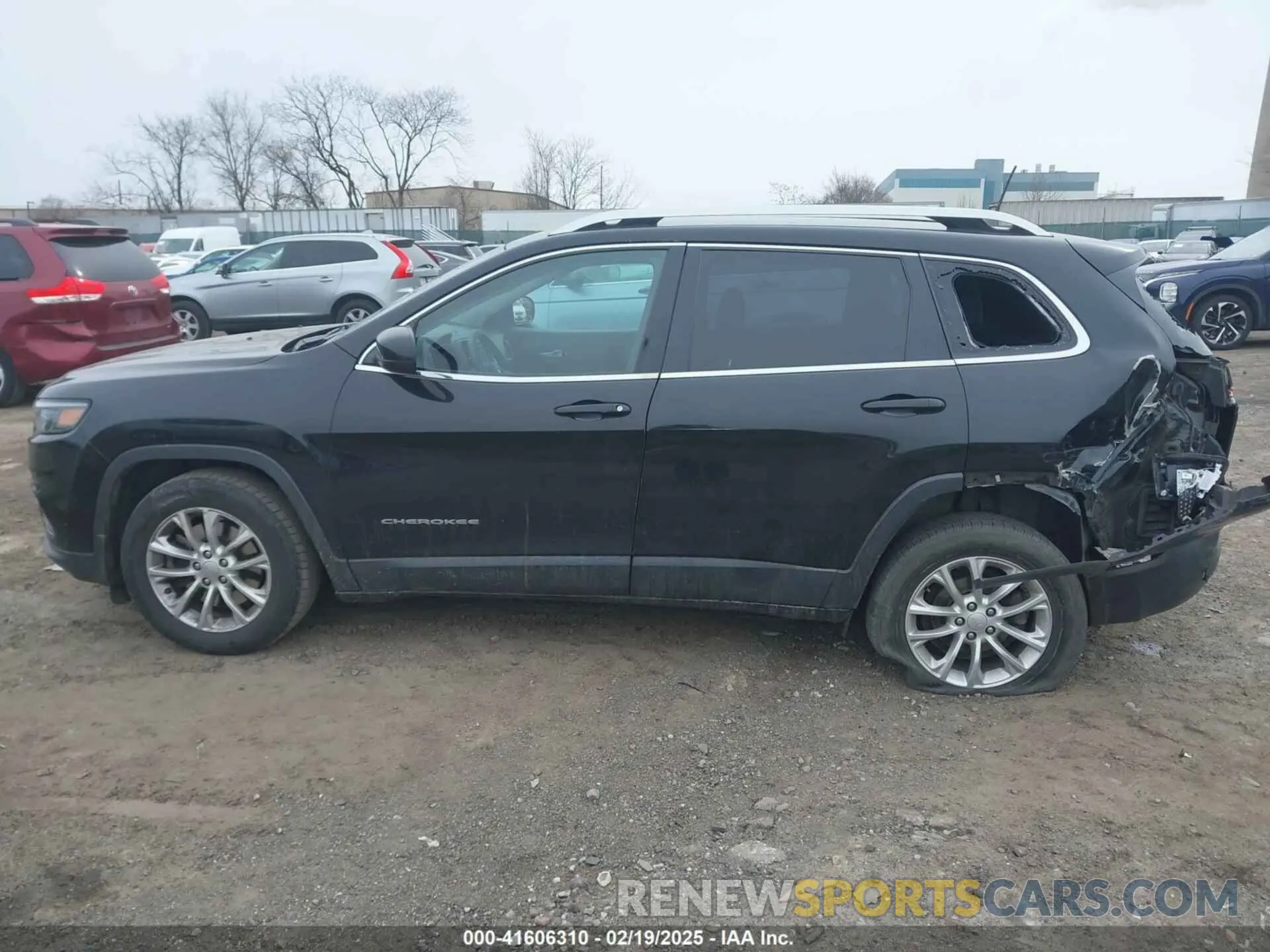 13 Photograph of a damaged car 1C4PJLCBXKD285702 JEEP CHEROKEE 2019