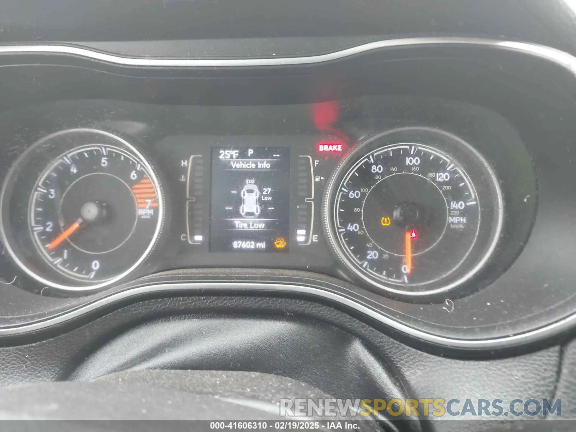 7 Photograph of a damaged car 1C4PJLCBXKD285702 JEEP CHEROKEE 2019