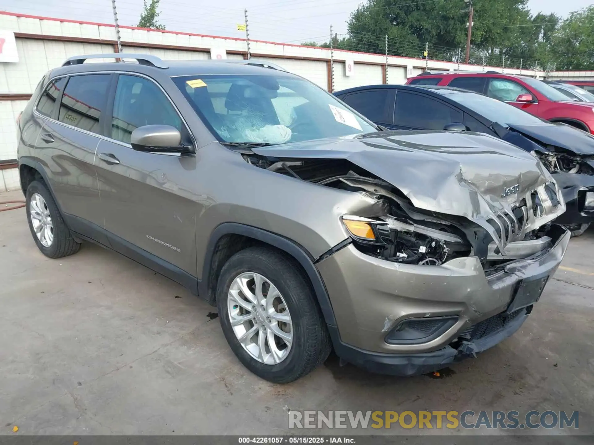 1 Фотография поврежденного автомобиля 1C4PJLCBXKD416644 JEEP CHEROKEE 2019