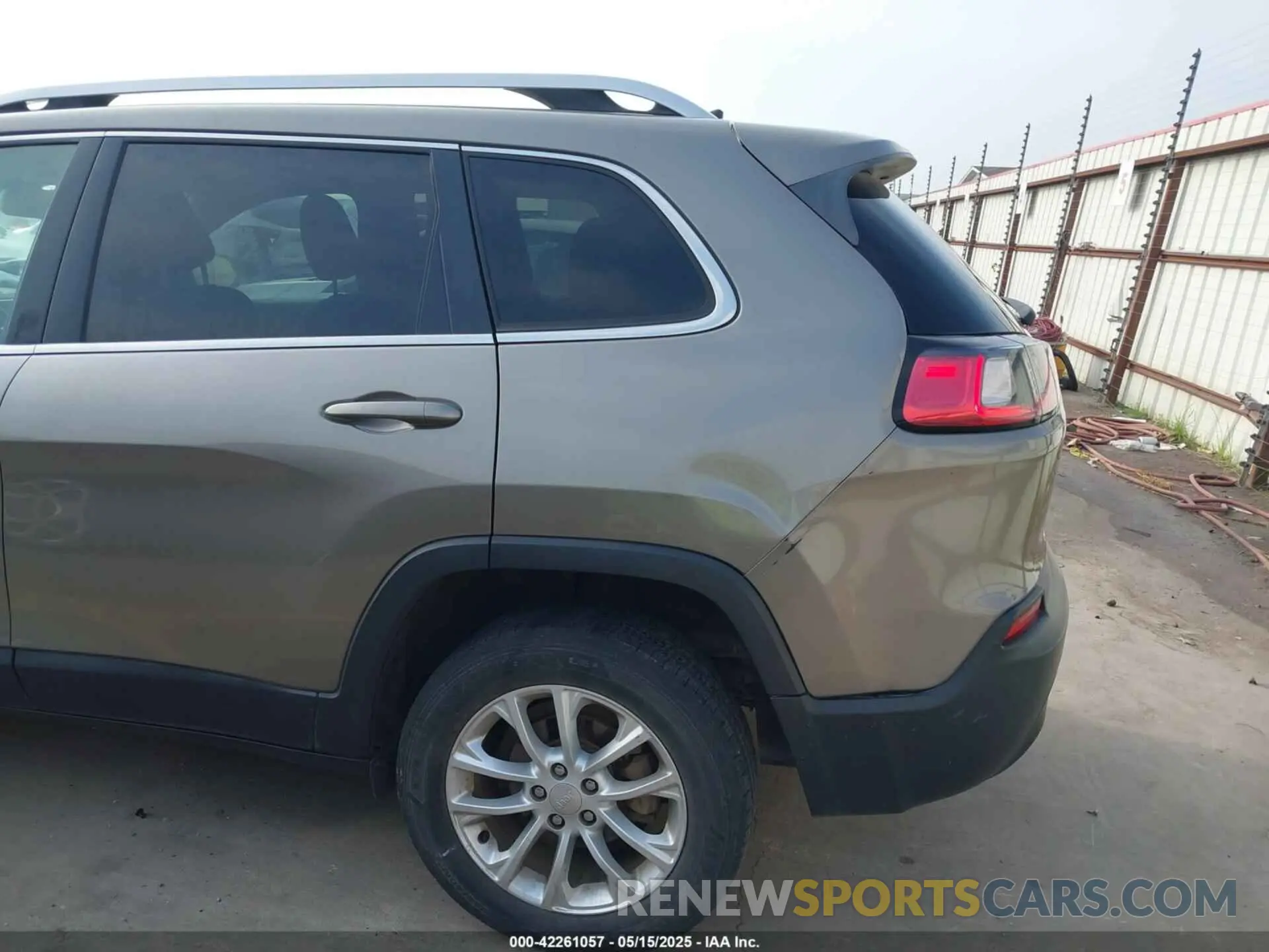 20 Фотография поврежденного автомобиля 1C4PJLCBXKD416644 JEEP CHEROKEE 2019