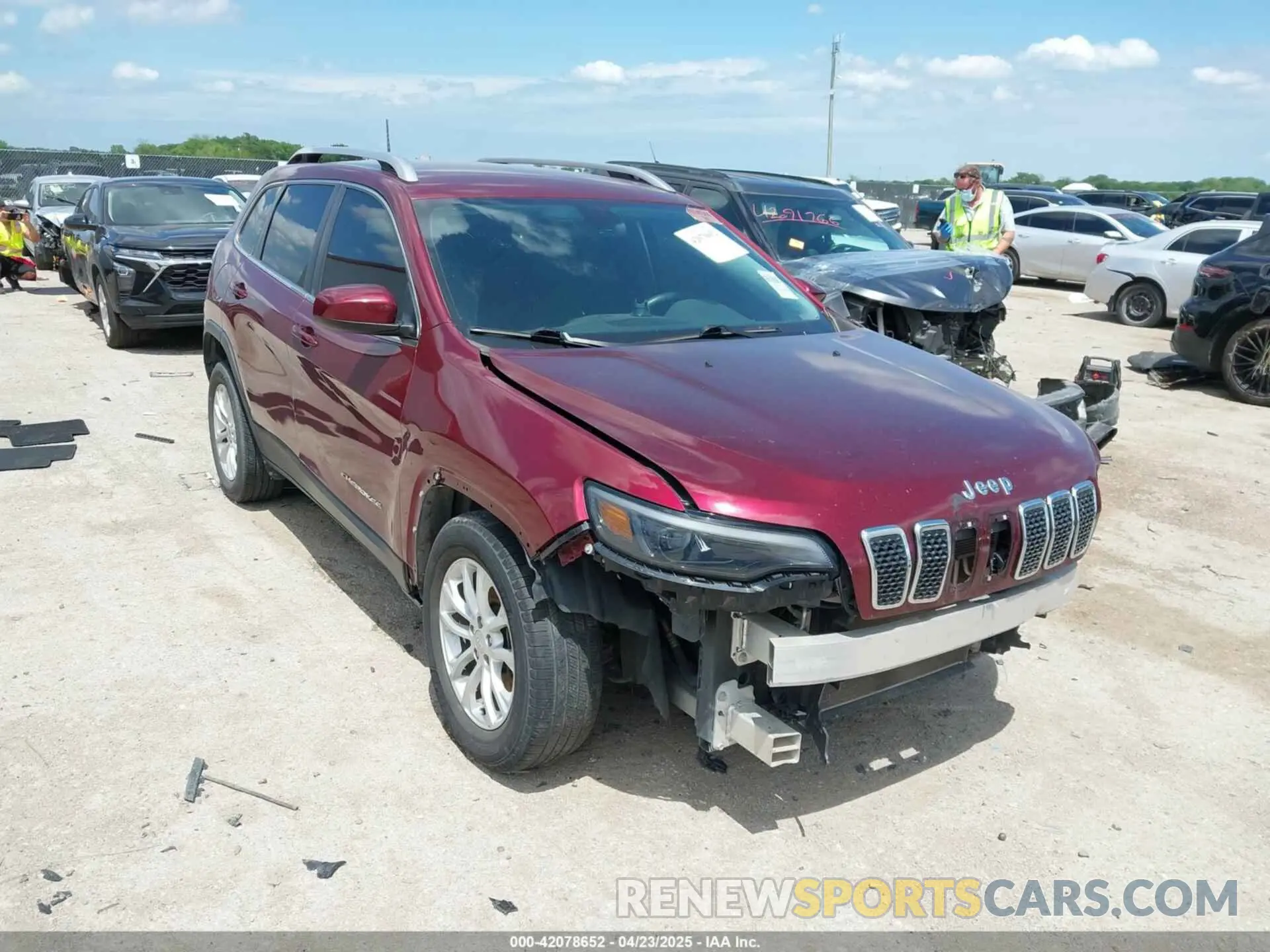 1 Photograph of a damaged car 1C4PJLCBXKD439700 JEEP CHEROKEE 2019