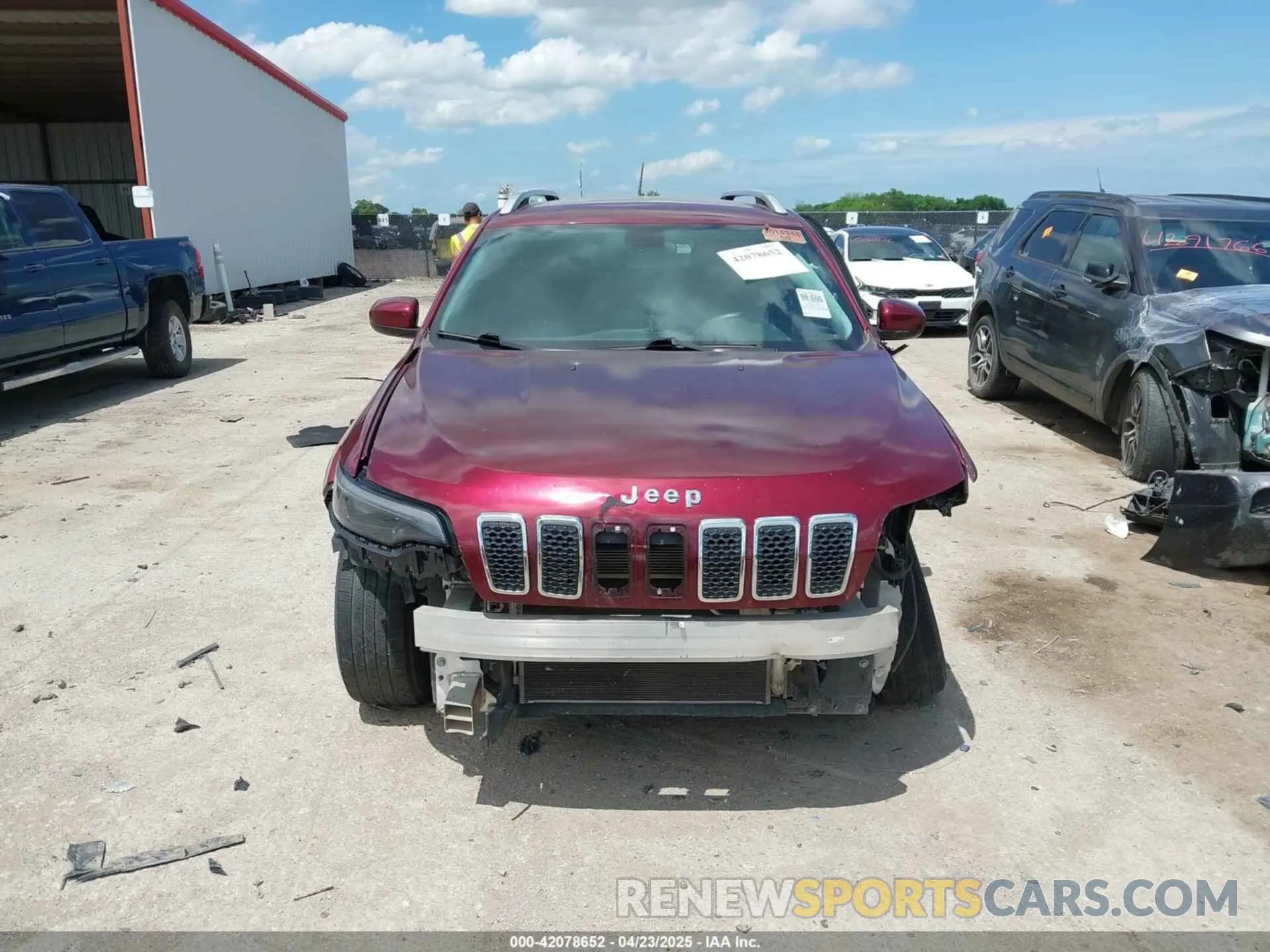 12 Photograph of a damaged car 1C4PJLCBXKD439700 JEEP CHEROKEE 2019