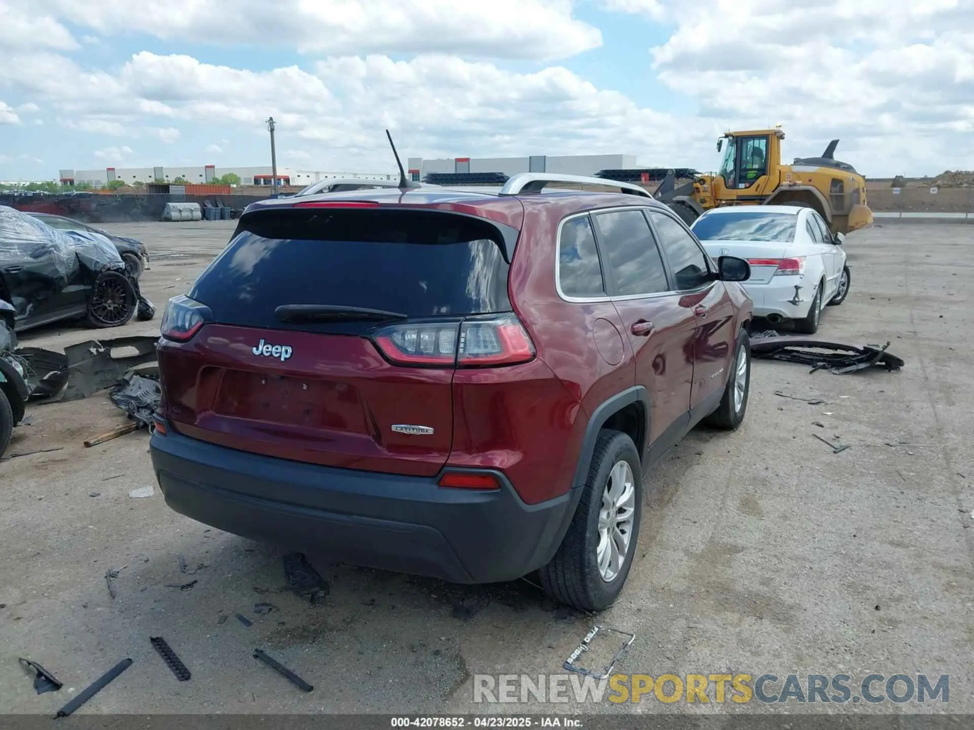 4 Photograph of a damaged car 1C4PJLCBXKD439700 JEEP CHEROKEE 2019
