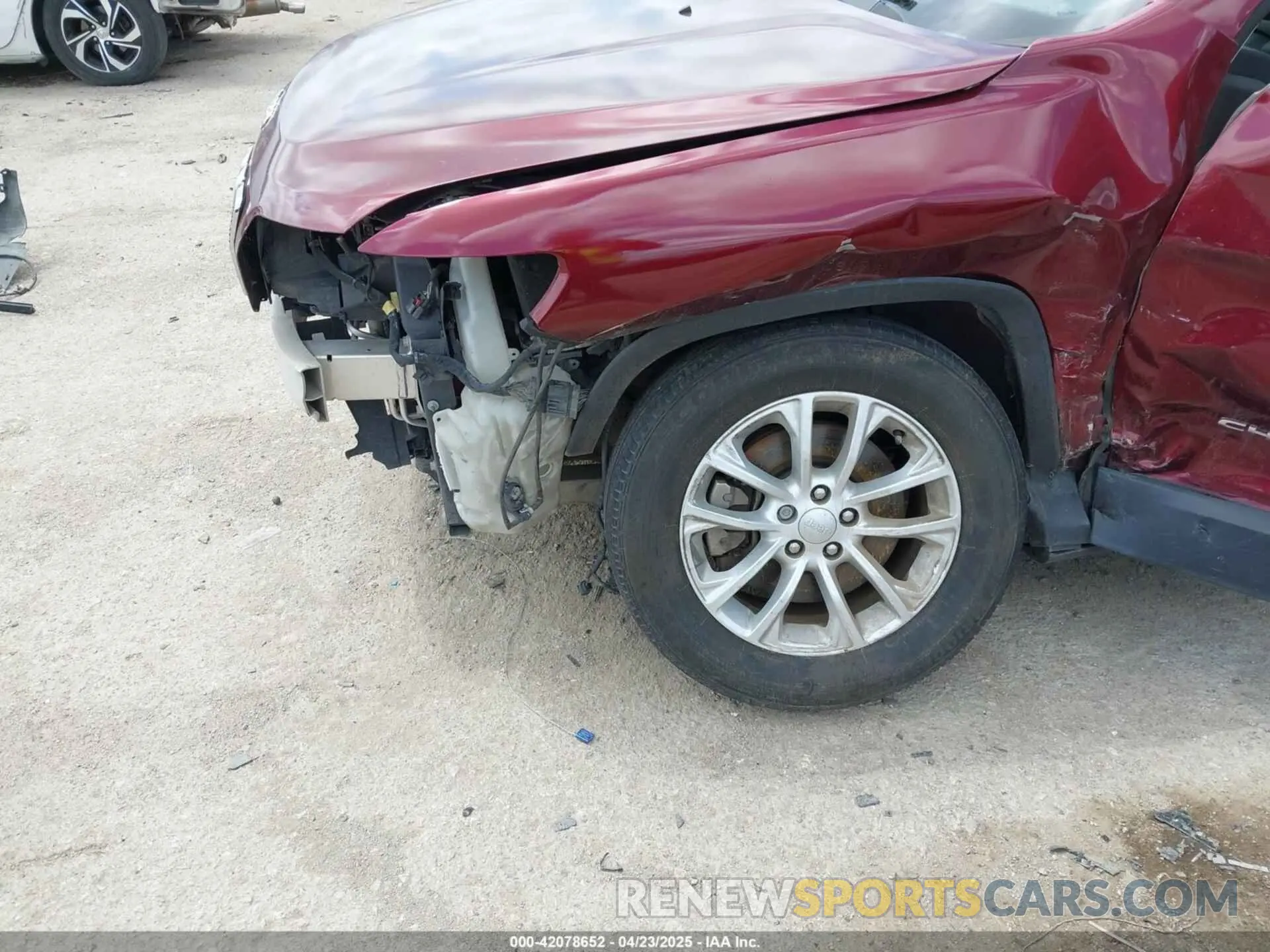 6 Photograph of a damaged car 1C4PJLCBXKD439700 JEEP CHEROKEE 2019