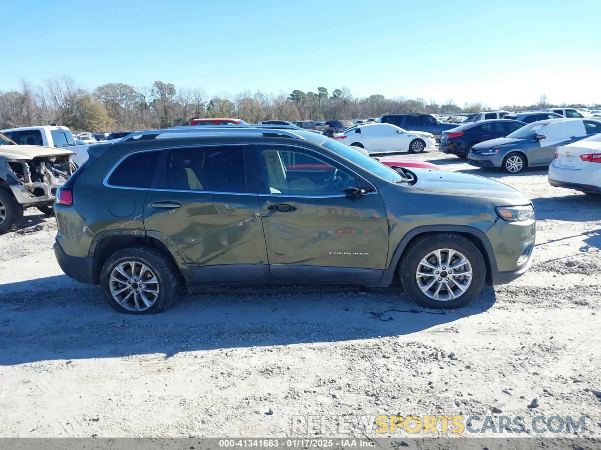 13 Photograph of a damaged car 1C4PJLCX1KD120603 JEEP CHEROKEE 2019