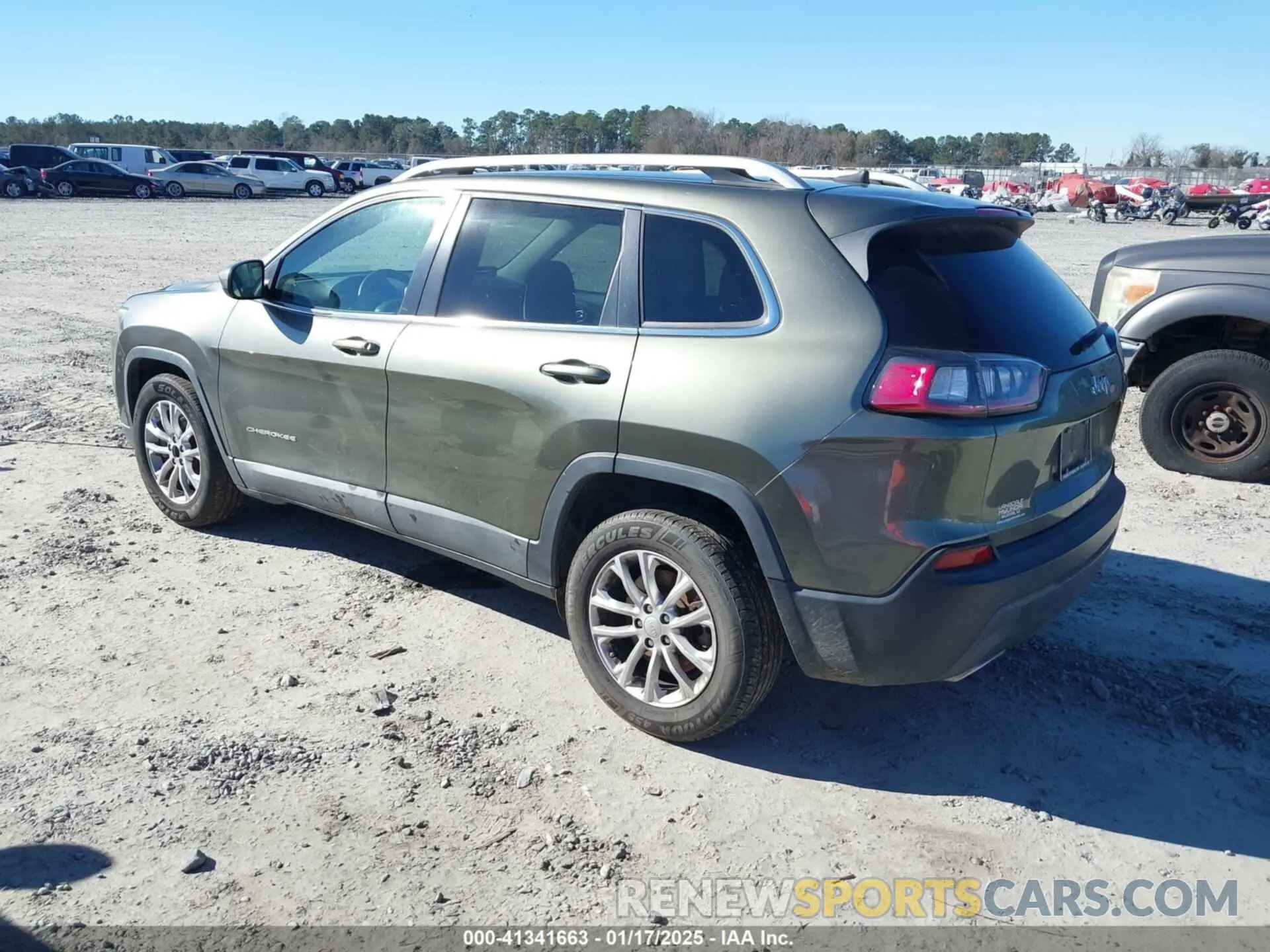 3 Photograph of a damaged car 1C4PJLCX1KD120603 JEEP CHEROKEE 2019