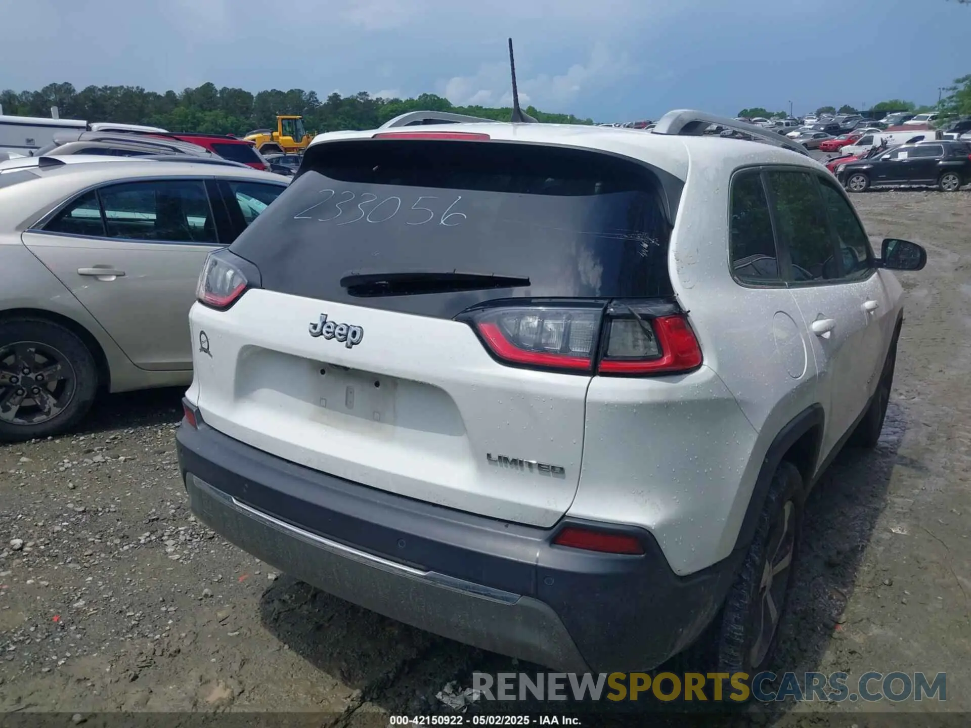 6 Photograph of a damaged car 1C4PJLDB0KD233056 JEEP CHEROKEE 2019