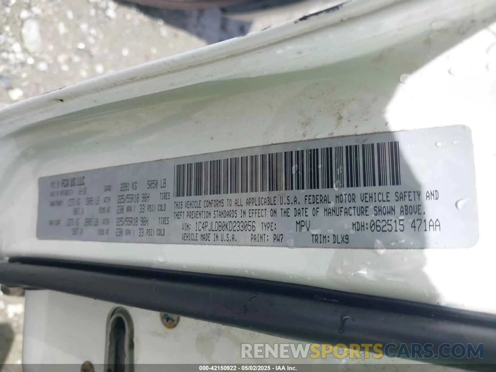 9 Photograph of a damaged car 1C4PJLDB0KD233056 JEEP CHEROKEE 2019