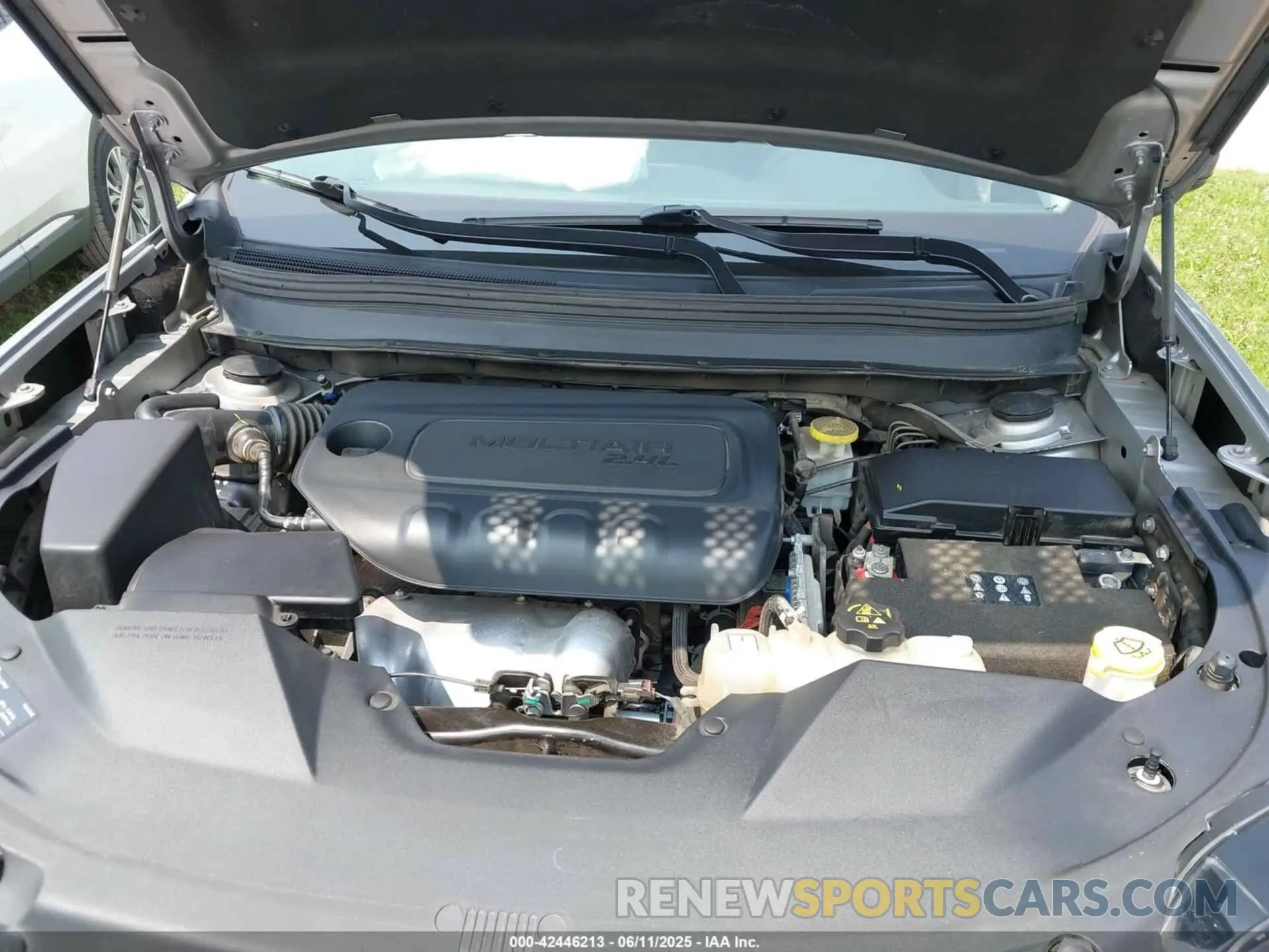 10 Photograph of a damaged car 1C4PJLDB0KD396631 JEEP CHEROKEE 2019