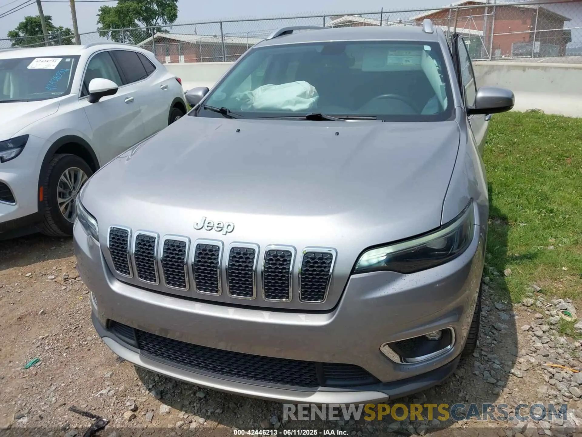 12 Photograph of a damaged car 1C4PJLDB0KD396631 JEEP CHEROKEE 2019