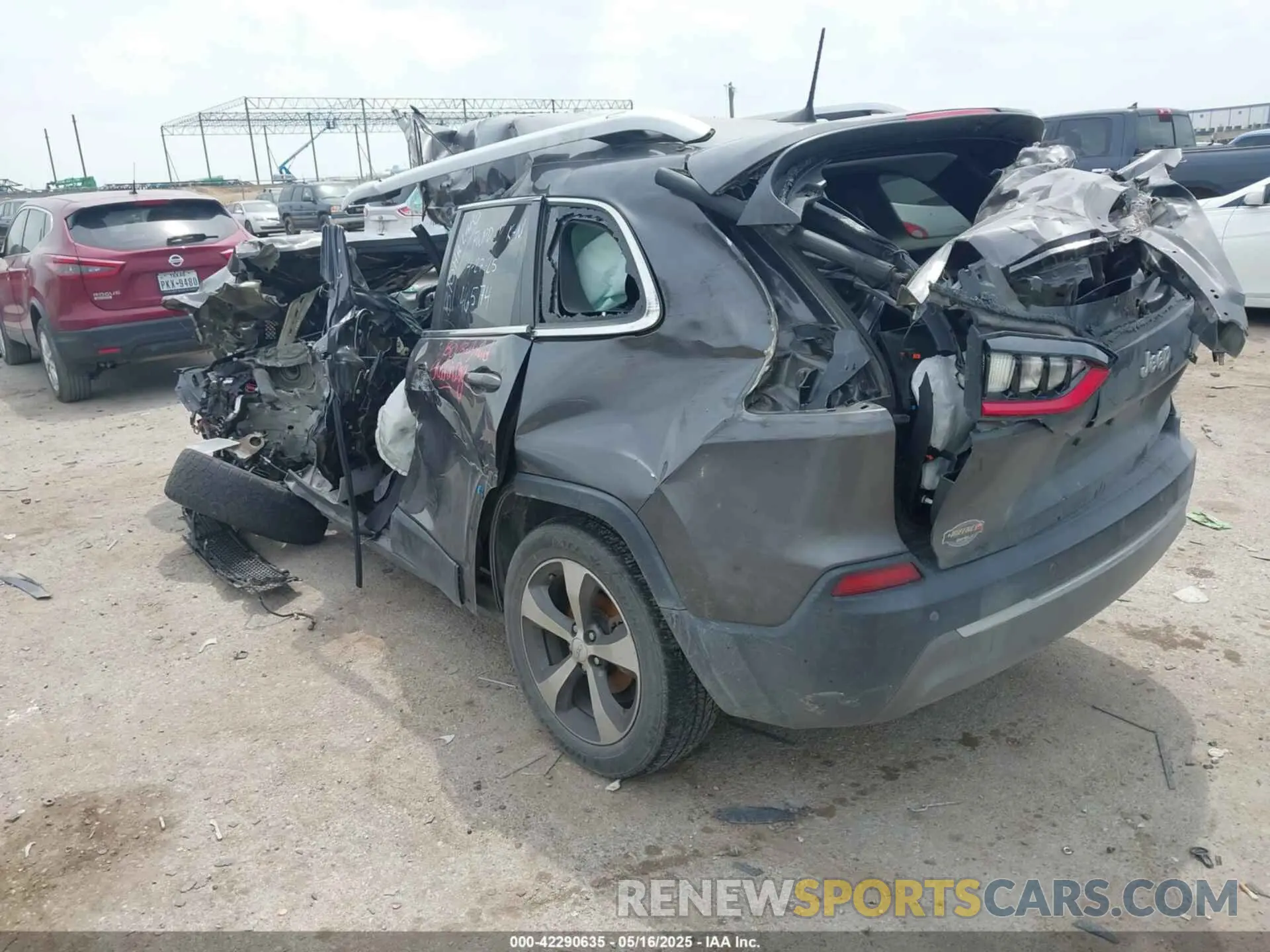 3 Photograph of a damaged car 1C4PJLDB0KD487950 JEEP CHEROKEE 2019