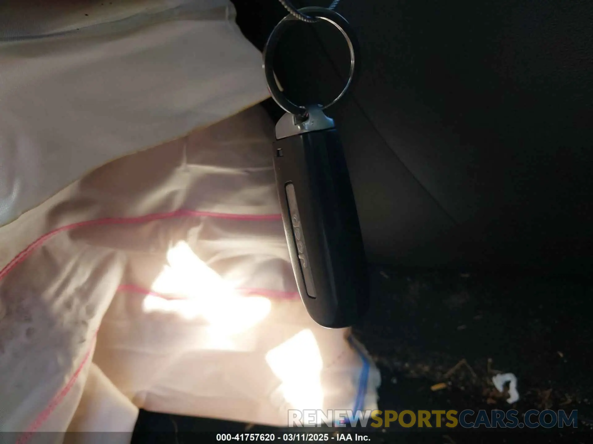 10 Photograph of a damaged car 1C4PJLDB1KD302241 JEEP CHEROKEE 2019
