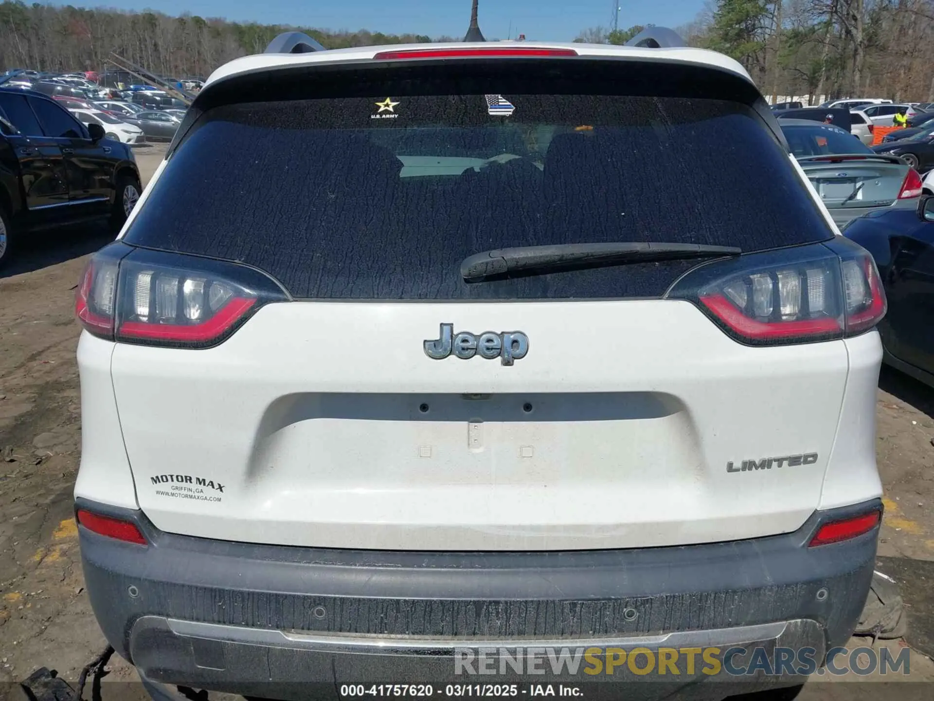 15 Photograph of a damaged car 1C4PJLDB1KD302241 JEEP CHEROKEE 2019