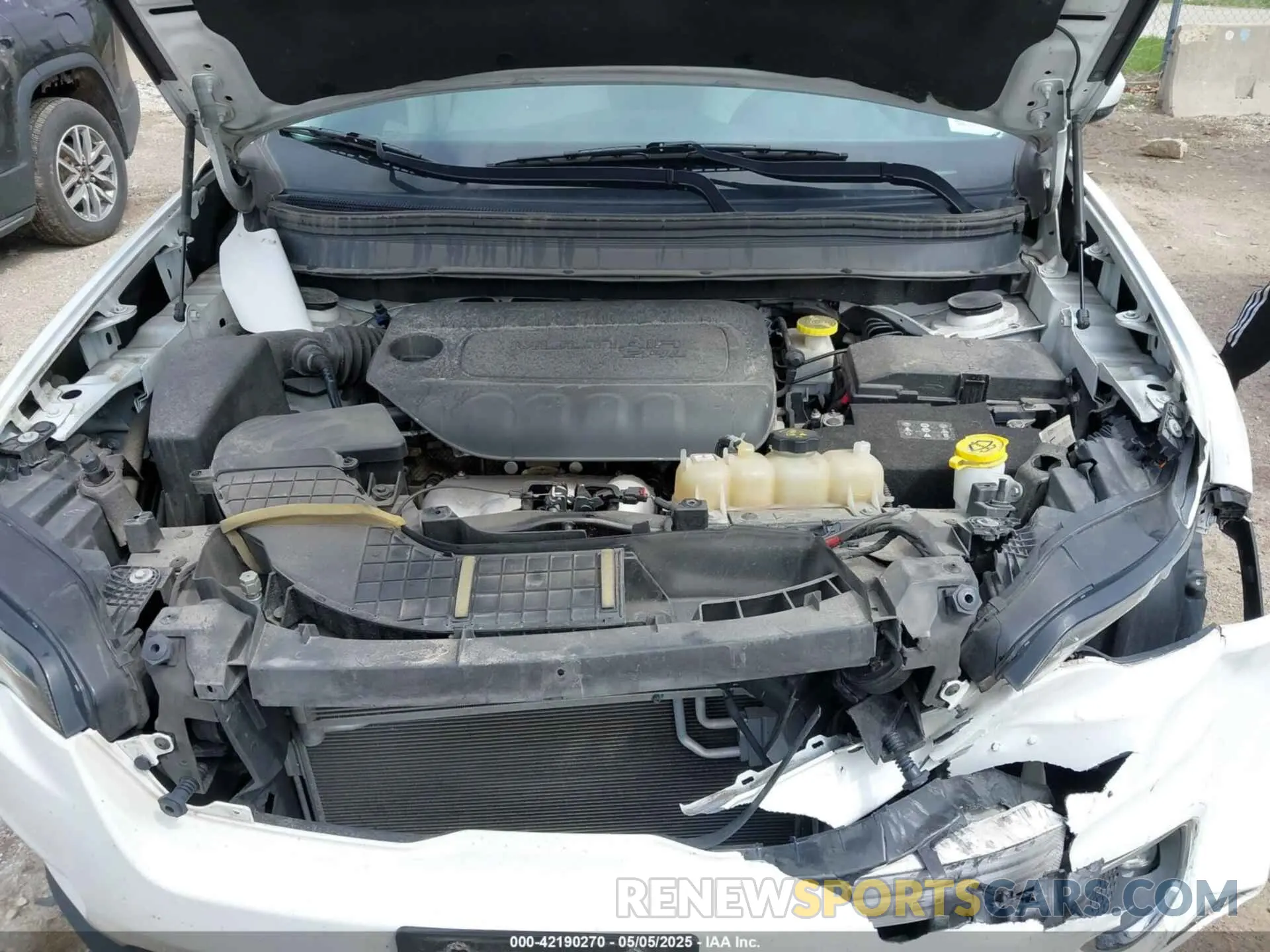 10 Photograph of a damaged car 1C4PJLDB1KD387310 JEEP CHEROKEE 2019
