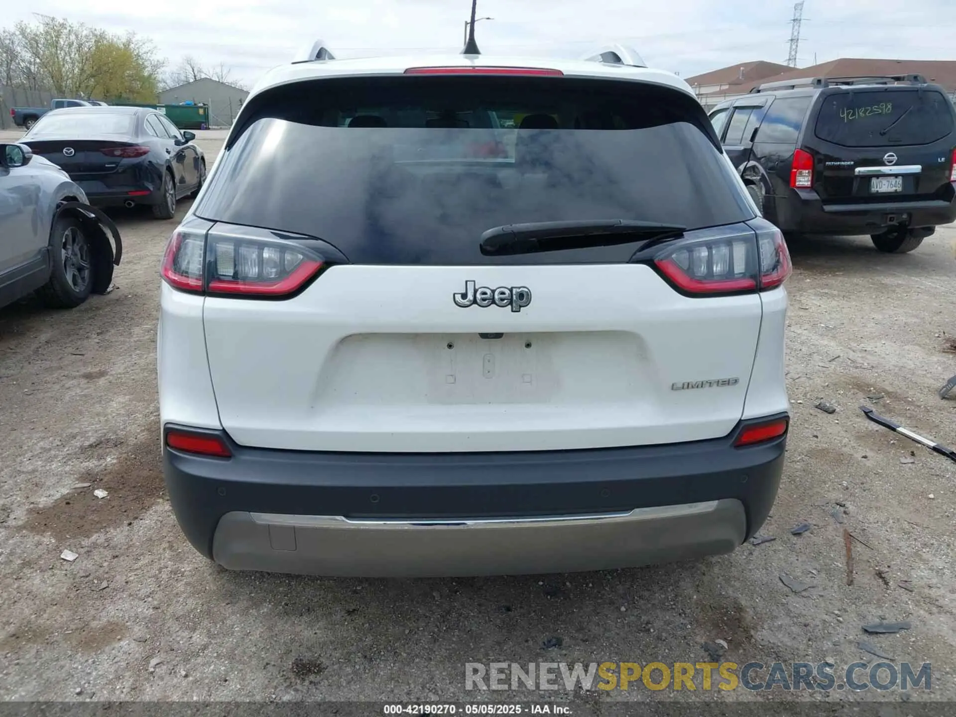 16 Photograph of a damaged car 1C4PJLDB1KD387310 JEEP CHEROKEE 2019