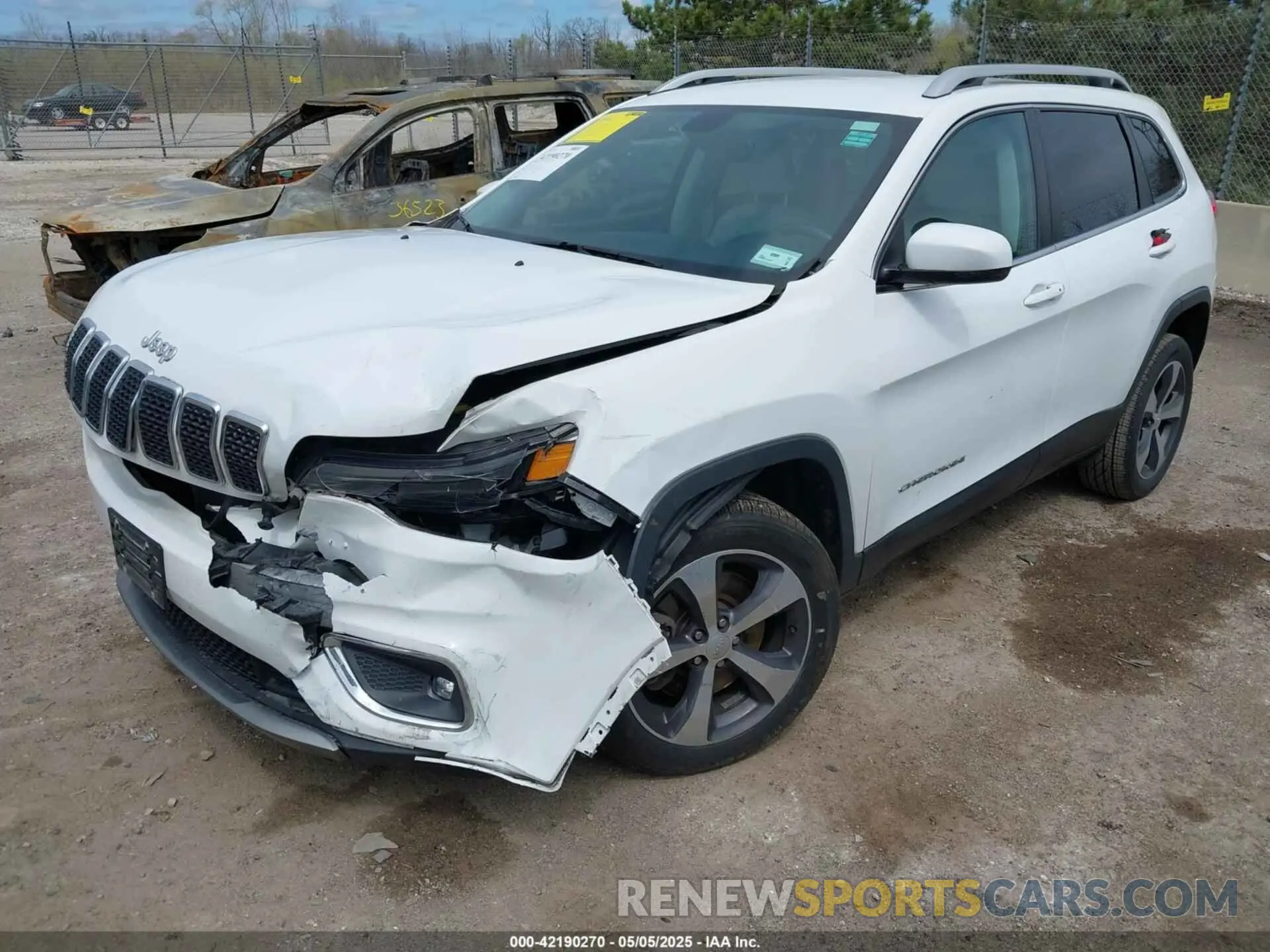 2 Photograph of a damaged car 1C4PJLDB1KD387310 JEEP CHEROKEE 2019