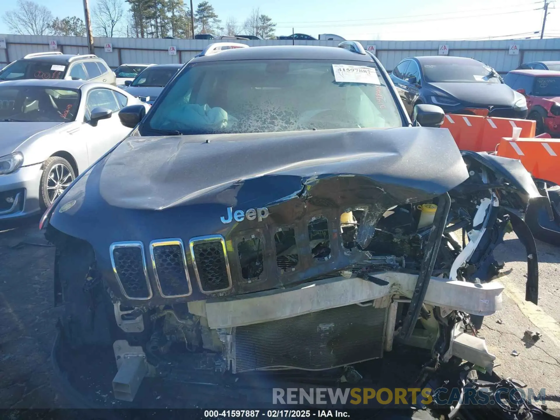 12 Фотография поврежденного автомобиля 1C4PJLDB2KD143844 JEEP CHEROKEE 2019