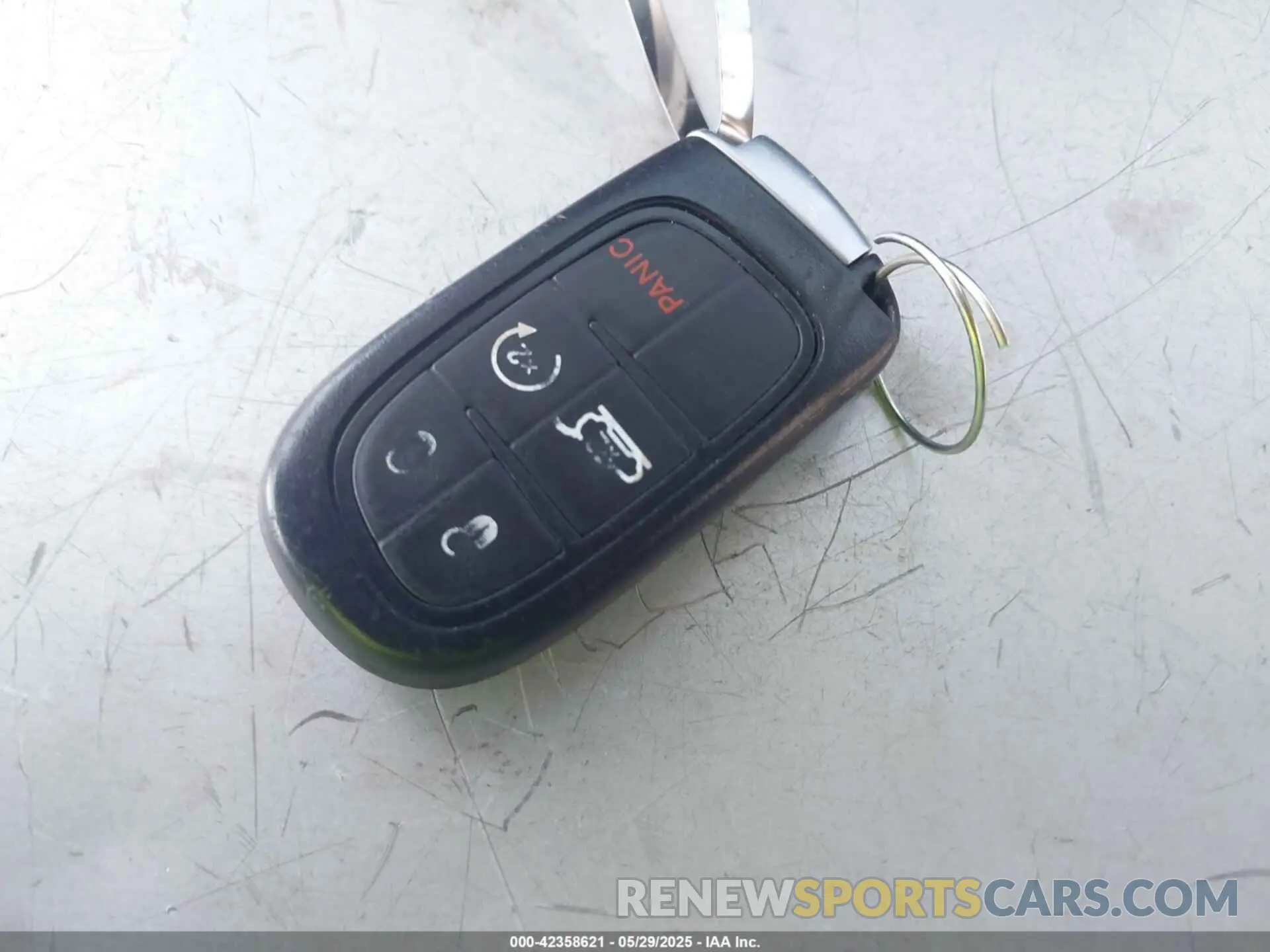 11 Фотография поврежденного автомобиля 1C4PJLDB3KD415866 JEEP CHEROKEE 2019