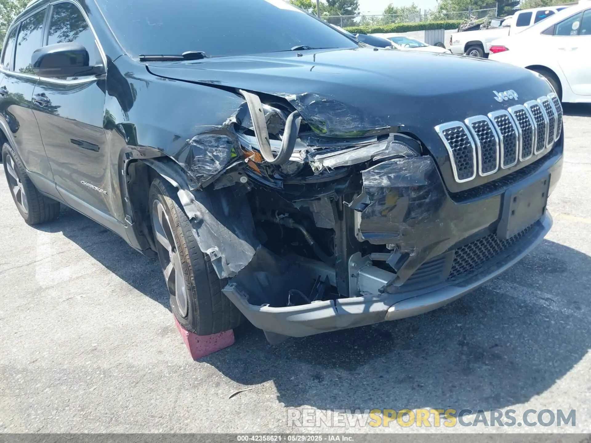 6 Фотография поврежденного автомобиля 1C4PJLDB3KD415866 JEEP CHEROKEE 2019