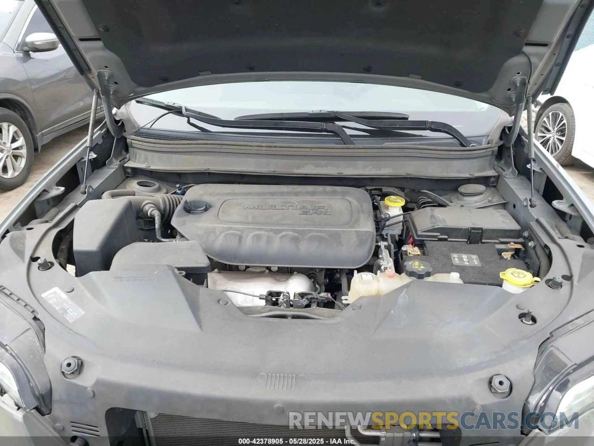 10 Photograph of a damaged car 1C4PJLDB4KD365690 JEEP CHEROKEE 2019