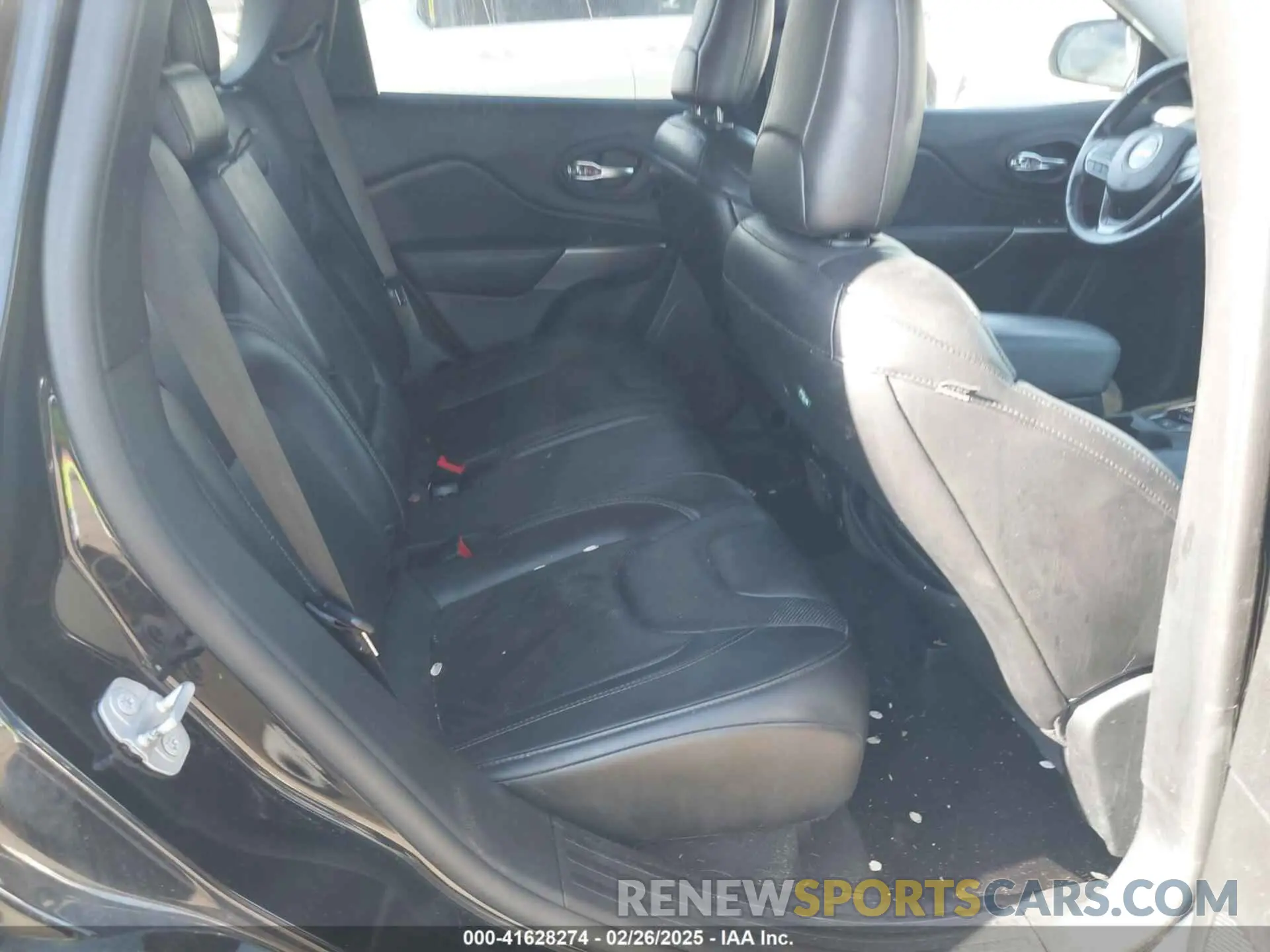 8 Фотография поврежденного автомобиля 1C4PJLDB4KD416184 JEEP CHEROKEE 2019