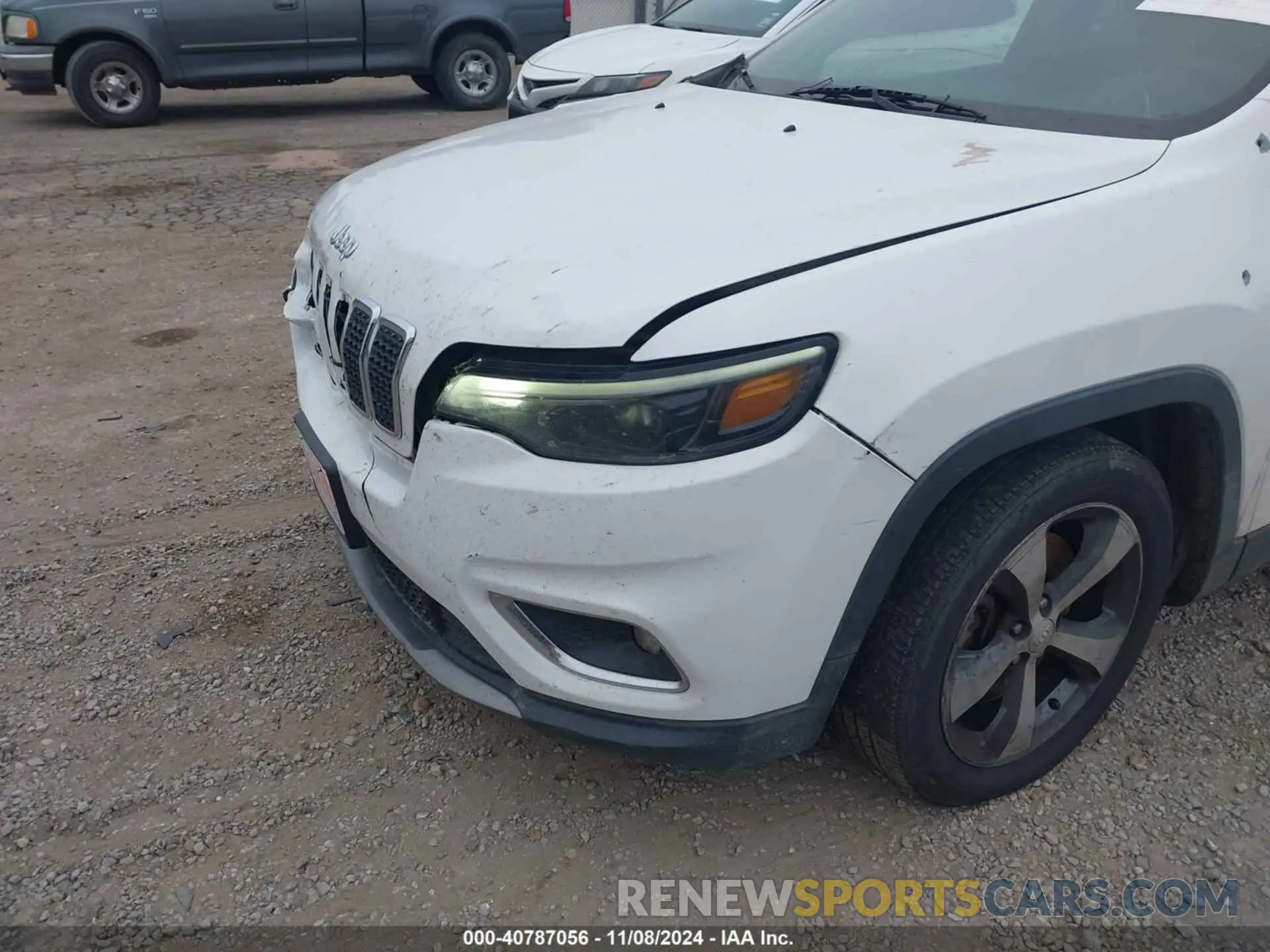 18 Фотография поврежденного автомобиля 1C4PJLDB8KD195916 JEEP CHEROKEE 2019