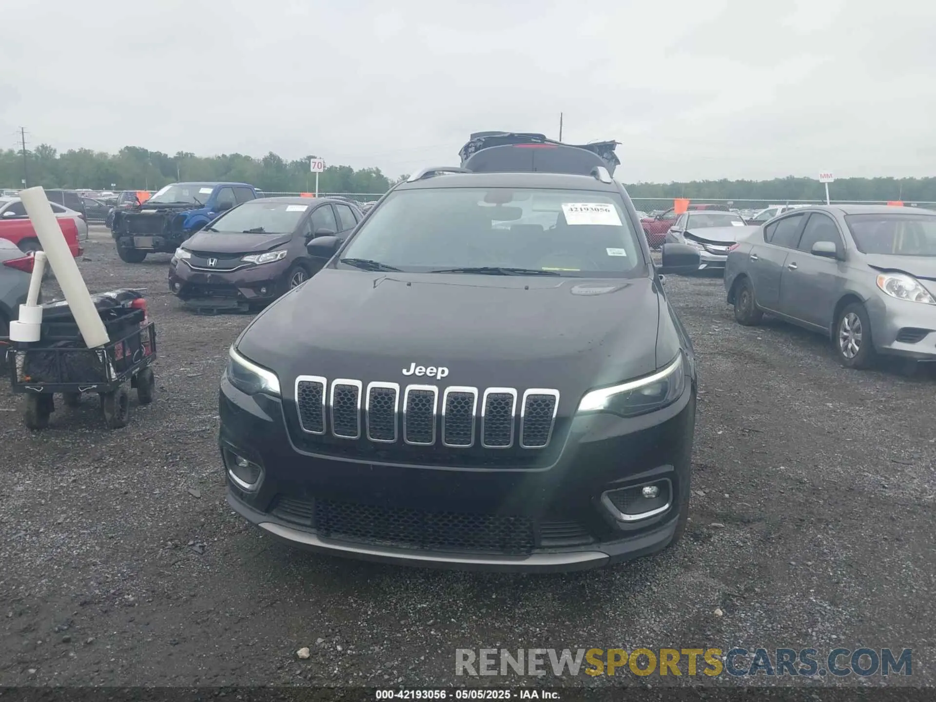 12 Photograph of a damaged car 1C4PJLDB8KD387272 JEEP CHEROKEE 2019