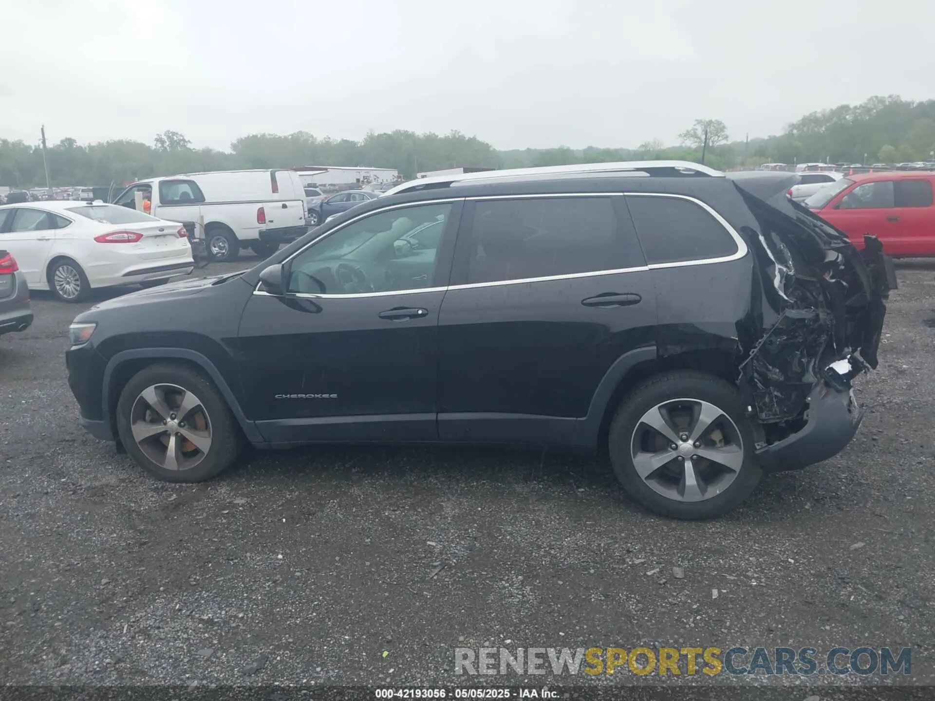 14 Photograph of a damaged car 1C4PJLDB8KD387272 JEEP CHEROKEE 2019