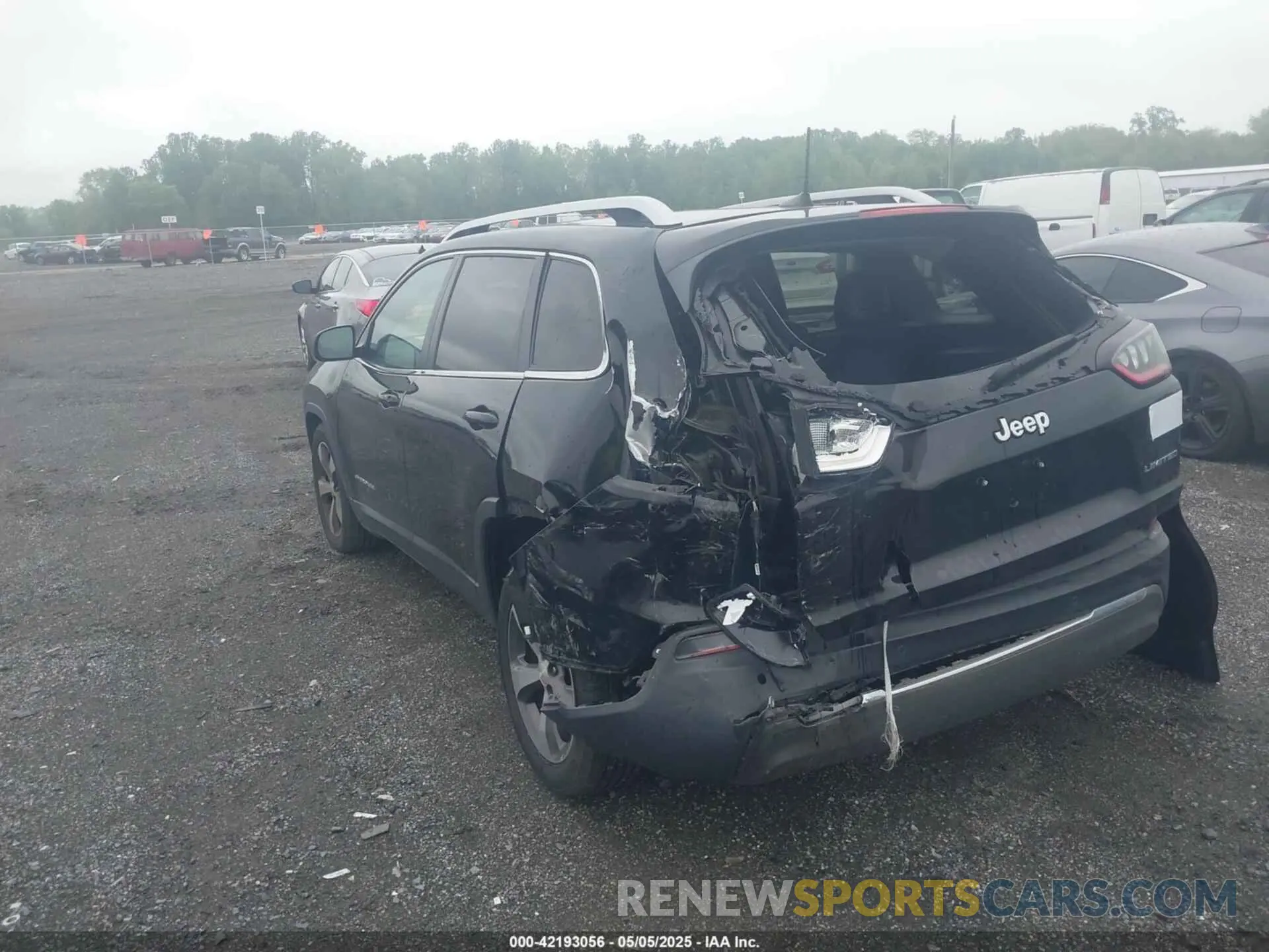 3 Photograph of a damaged car 1C4PJLDB8KD387272 JEEP CHEROKEE 2019