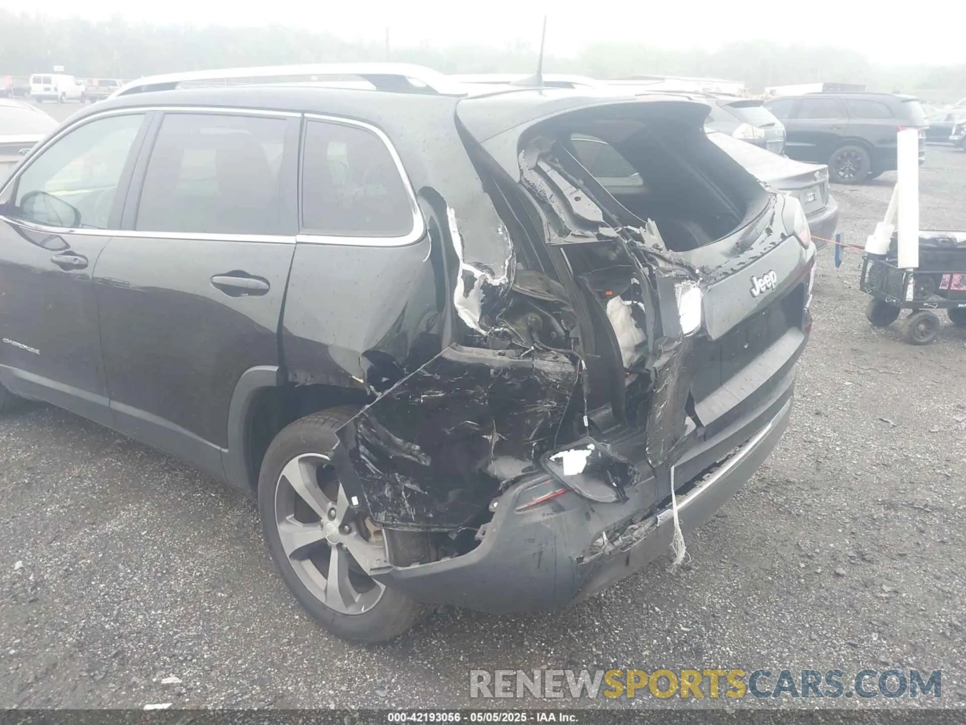 6 Photograph of a damaged car 1C4PJLDB8KD387272 JEEP CHEROKEE 2019