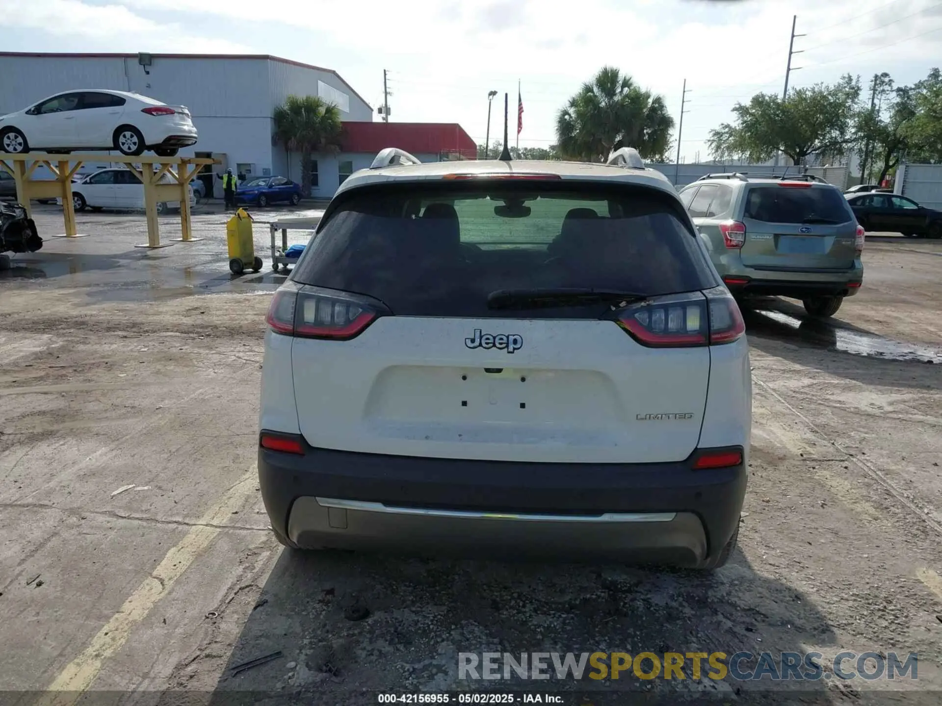 15 Photograph of a damaged car 1C4PJLDB9KD381271 JEEP CHEROKEE 2019