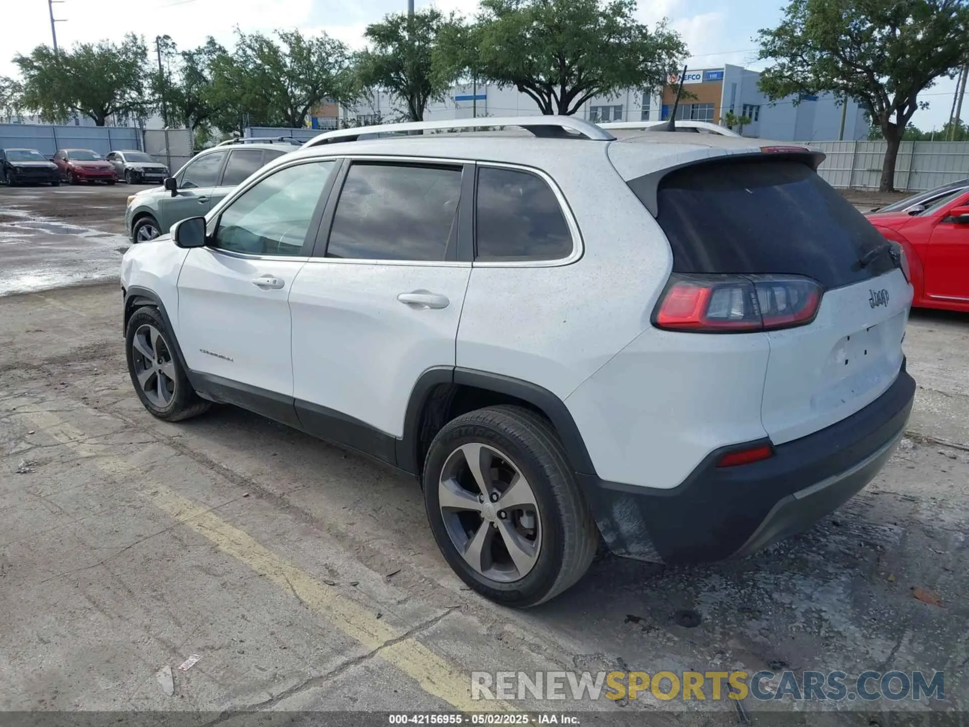 3 Photograph of a damaged car 1C4PJLDB9KD381271 JEEP CHEROKEE 2019