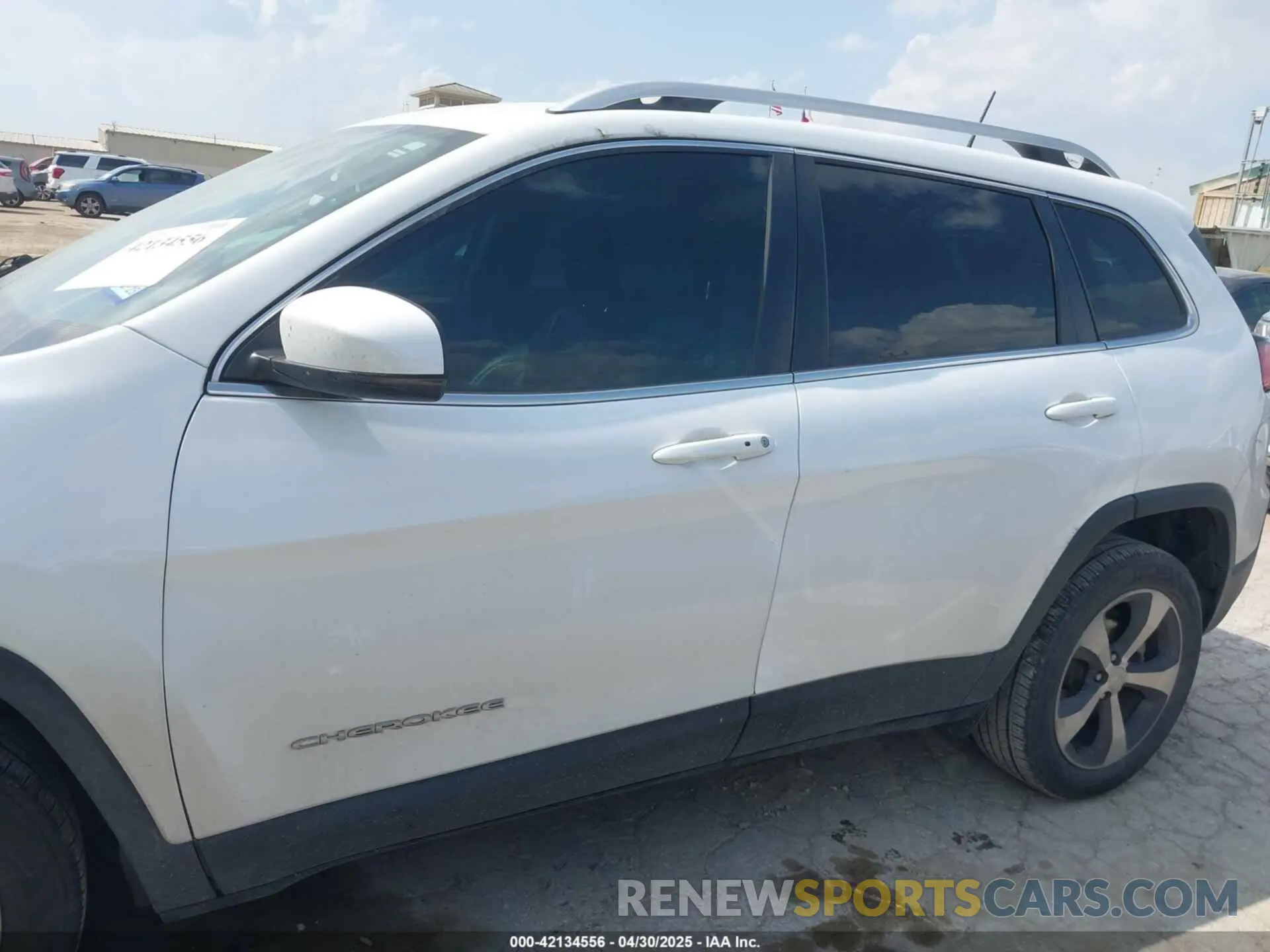 14 Photograph of a damaged car 1C4PJLDB9KD416231 JEEP CHEROKEE 2019