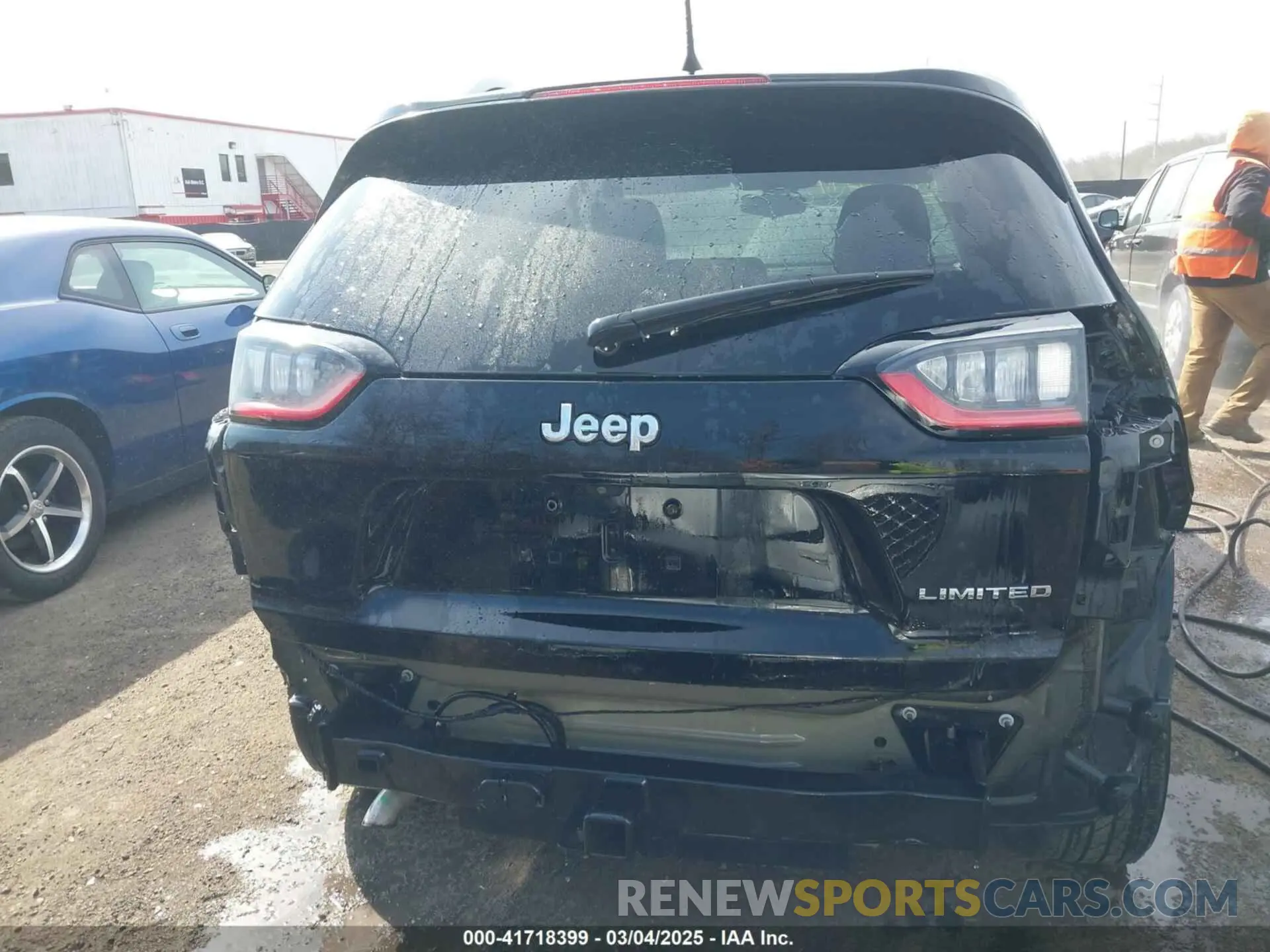 17 Photograph of a damaged car 1C4PJLDBXKD433958 JEEP CHEROKEE 2019
